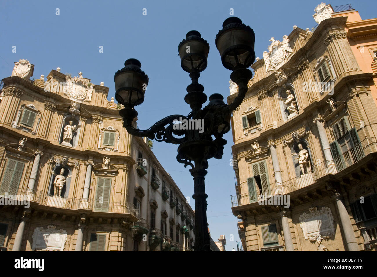 Edifici decorativi, Piazza Vigliena, Quattro Canti, Palermo, Sicilia, Italia, Europa Foto Stock