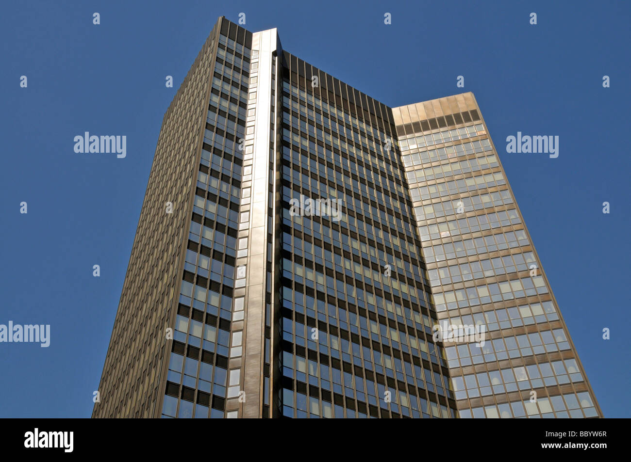 Municipio di Essen, con 106 m di altezza e 69 000 metri quadrati di spazi per uffici è uno dei più grandi in Germania, Essen, né Foto Stock