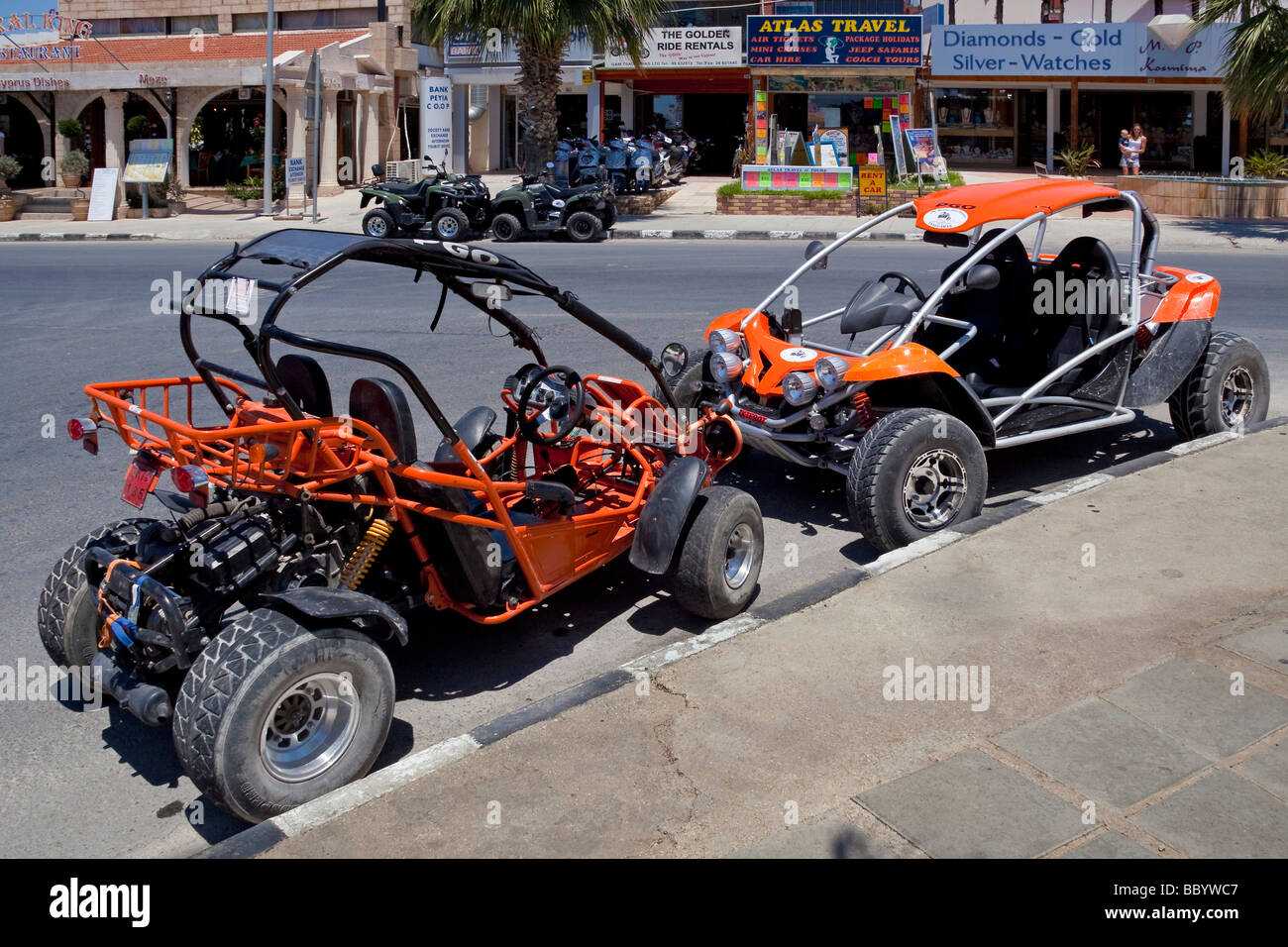 Varie beach buggy a un autonoleggio, Coral Bay, Southern, West Coast, Cipro, Sud Europa, Europa Foto Stock