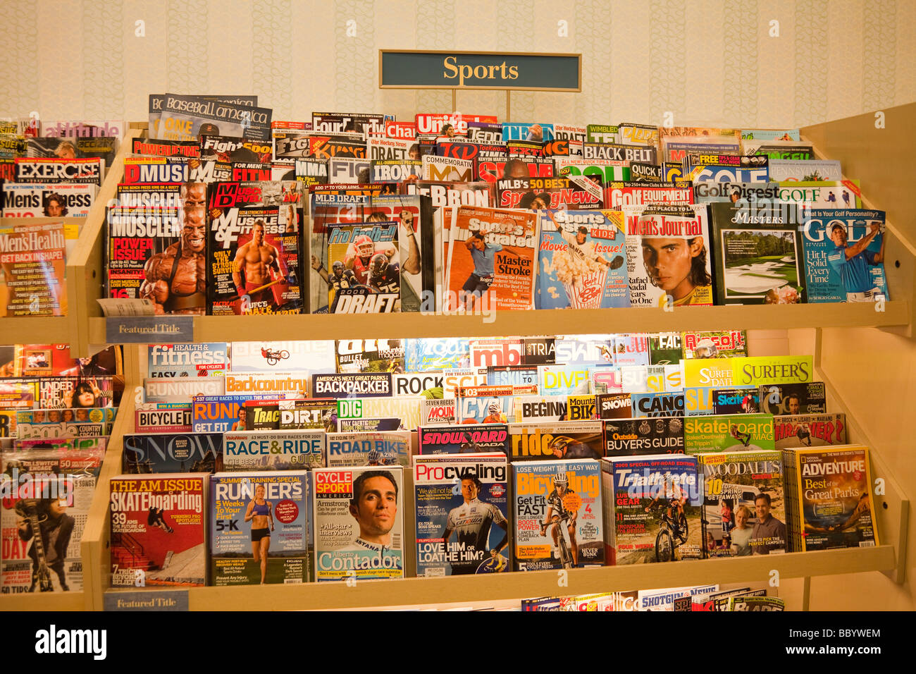 Sport riviste e periodici sul display per Barnes and Noble, STATI UNITI D'AMERICA Foto Stock