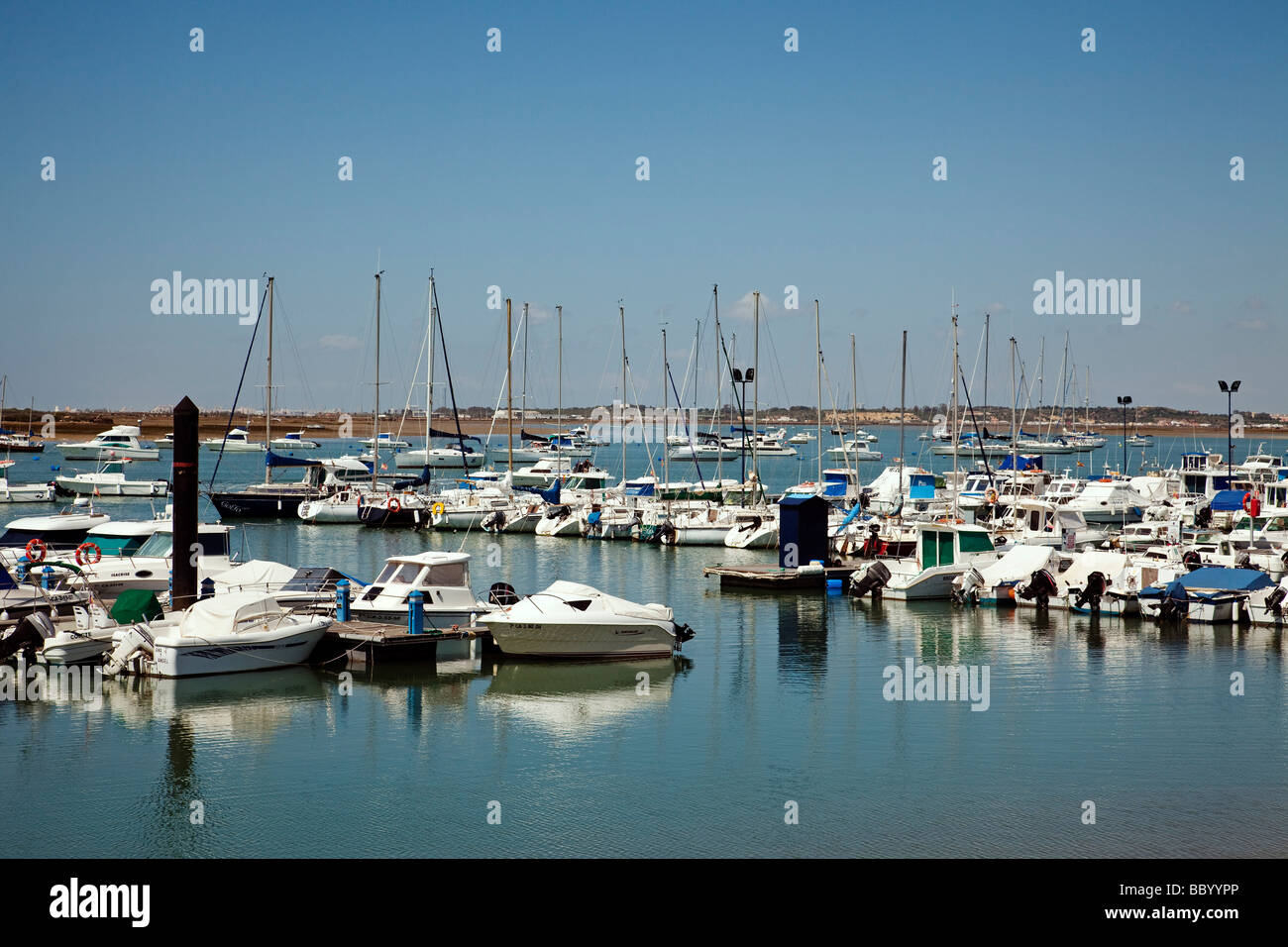 Barche in Marina di Santic Petri chiclana cadice Andalusia Spagna Foto Stock