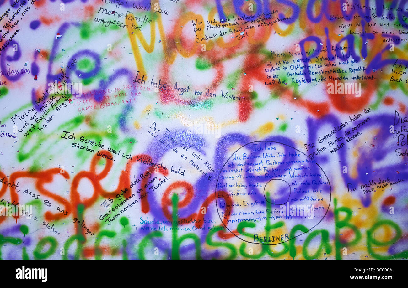 Tedesco scrawled graffiti su un muro. Foto Stock