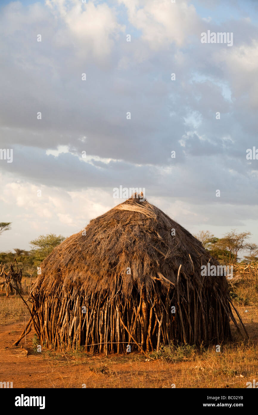 Una tradizionale casa in Hamer villaggio del sud Etiopia. Foto Stock