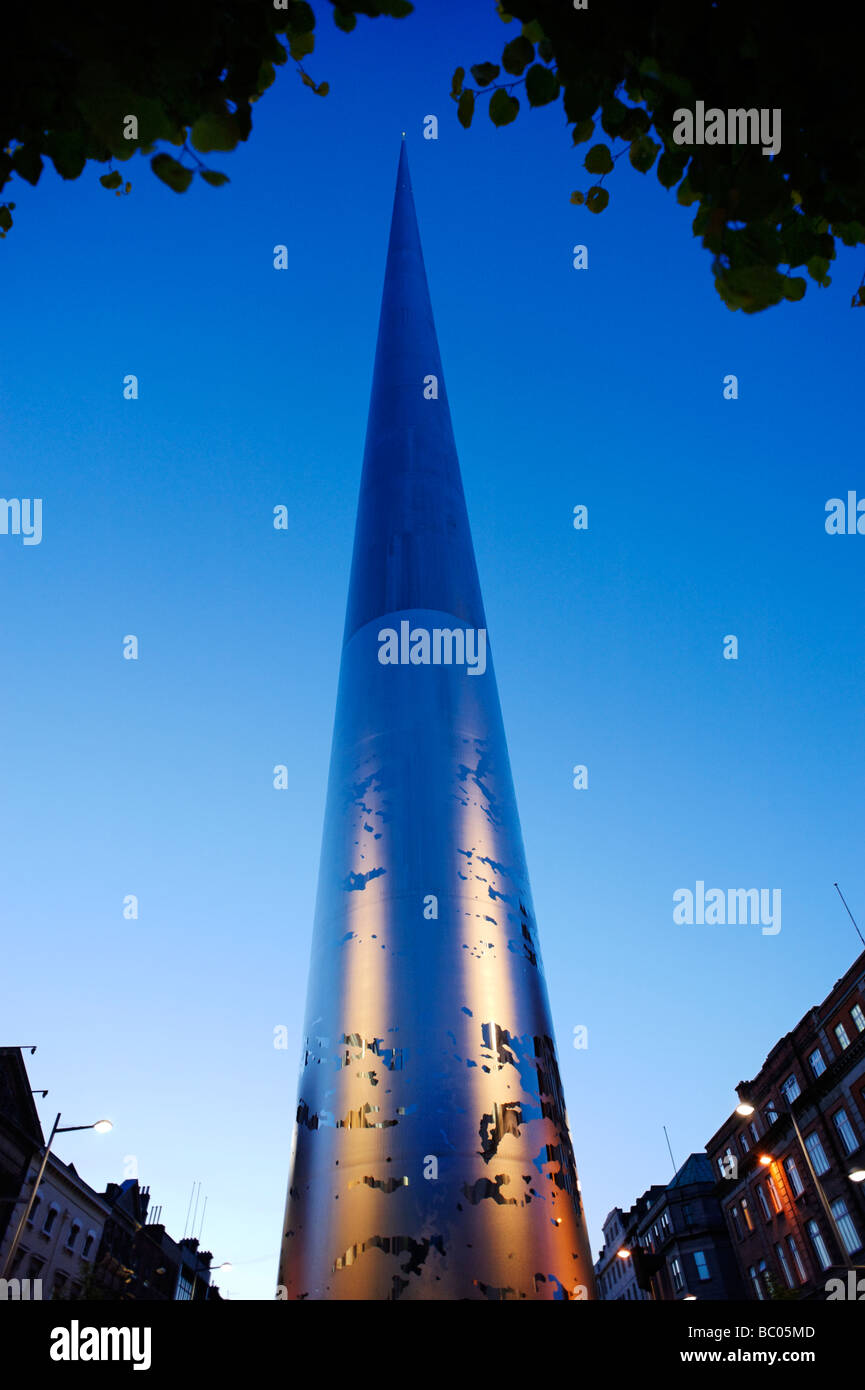 La Guglia di Dublino ha ufficialmente intitolato il monumento di luce in O'Connell St Dublino Repubblica di Irlanda Foto Stock