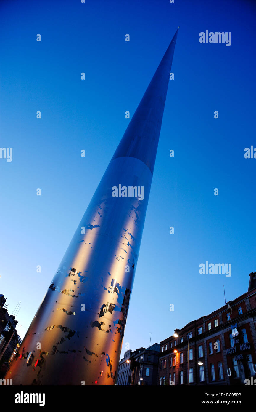 La Guglia di Dublino ha ufficialmente intitolato il monumento di luce in O'Connell St Dublino Repubblica di Irlanda Foto Stock