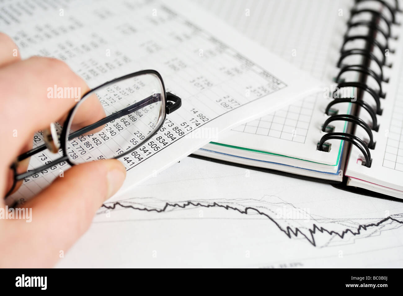 Analisi dei report finanziari. Foto Stock