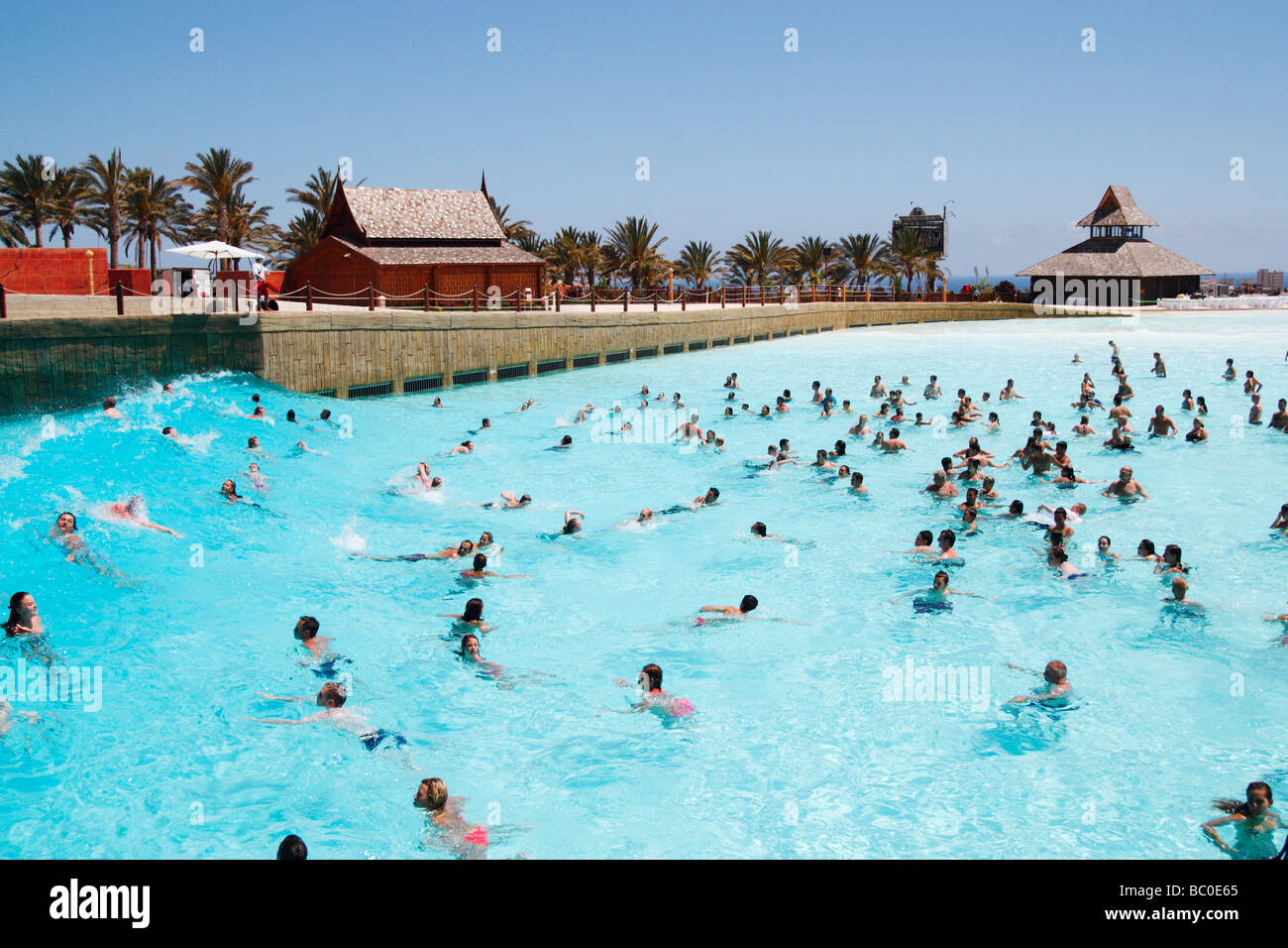"L'onda Palace' in Siam Park, l'acqua unito, vicino a Playa de Las Americas, Costa Adeje, Tenerife, Isole Canarie, Spagna Foto Stock