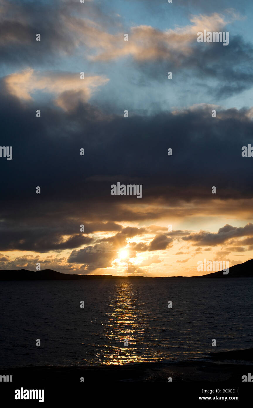 Tramonto sul suono di Taransay , Isle of Harris, Ebridi Esterne, Scozia Foto Stock