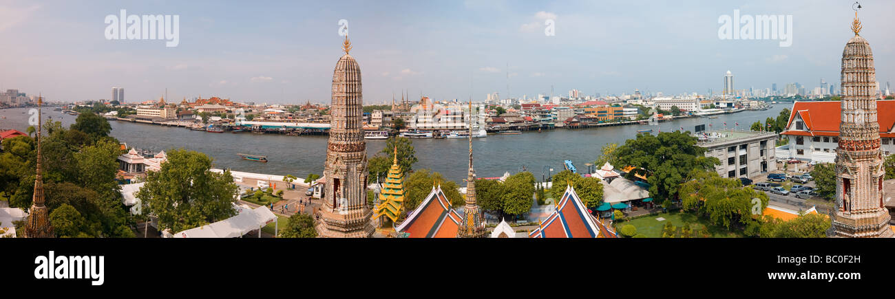 Vista panoramica di Bangkok da Wat Arun - Bangkok, Thailandia Foto Stock