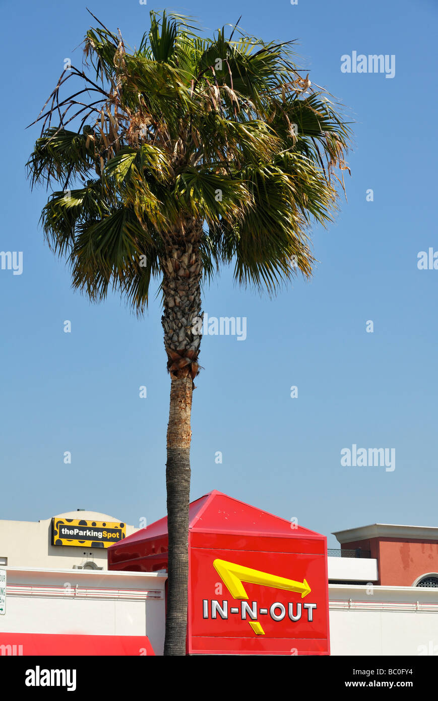 Famoso in tutto il mondo, l'in-N-Out Burger accanto all'aeroporto internazionale di Los Angeles (LAX), Westchester CA Foto Stock