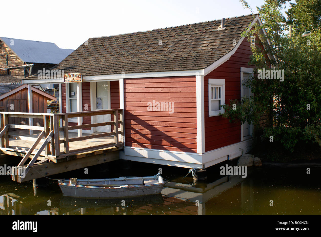 Negozio di articoli da regalo in un edificio restaurato del lavoratore casa stilt in Britannia cantiere Heritage Park, Steveston, Richmond,, British Columbia, Canada Foto Stock