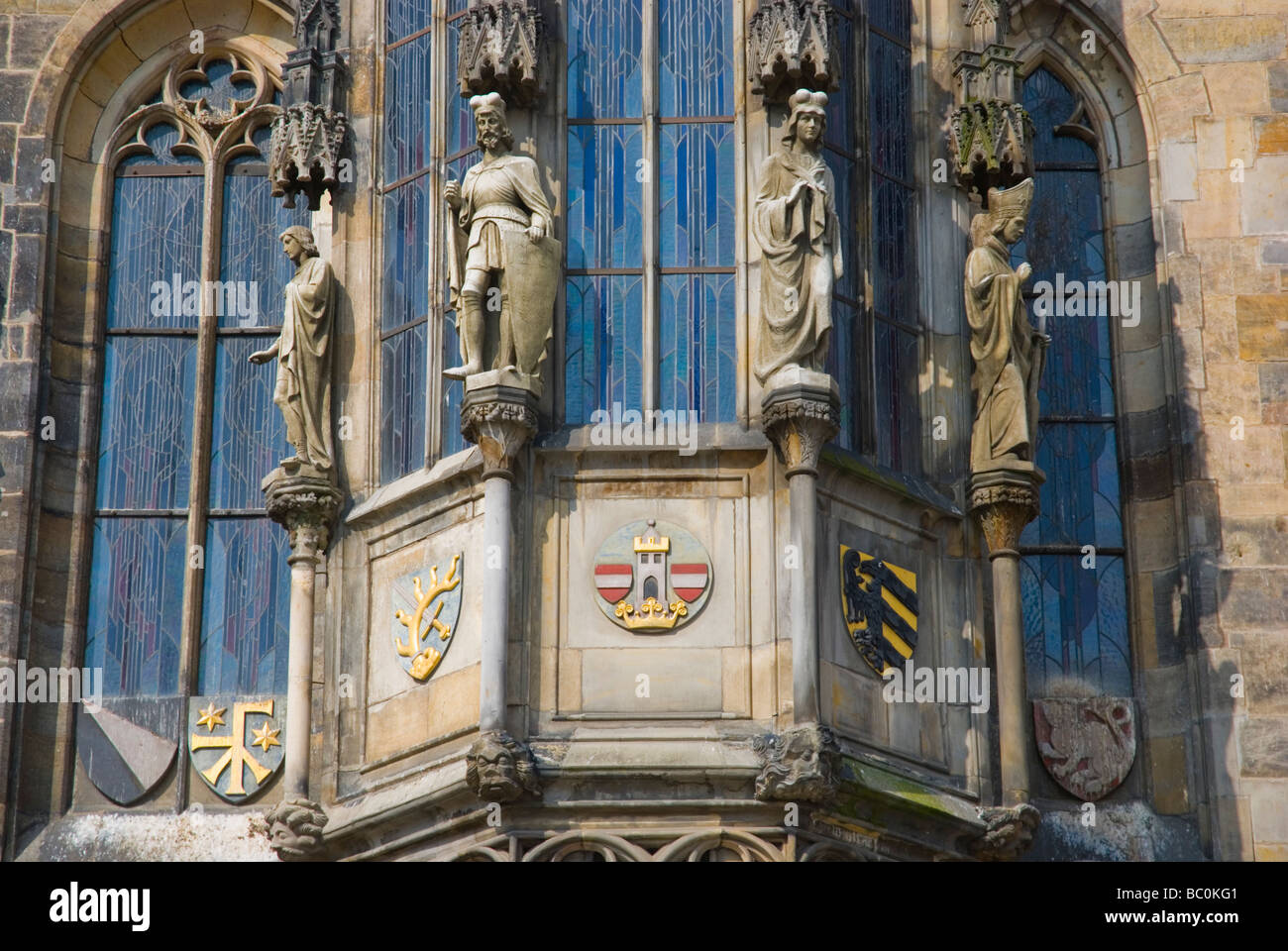 Ornamenti Staromestska Radnice il Municipio della Città Vecchia di Praga Repubblica Ceca Europa Foto Stock