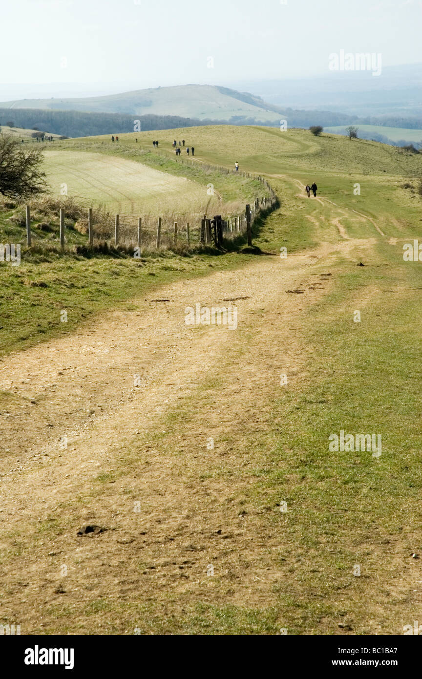Walkers sul South Downs Way, Sussex Foto Stock