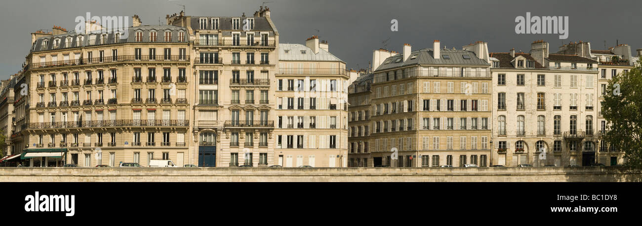 Vista panoramica di Ile St Louis di Parigi con Sun per gli edifici Foto Stock