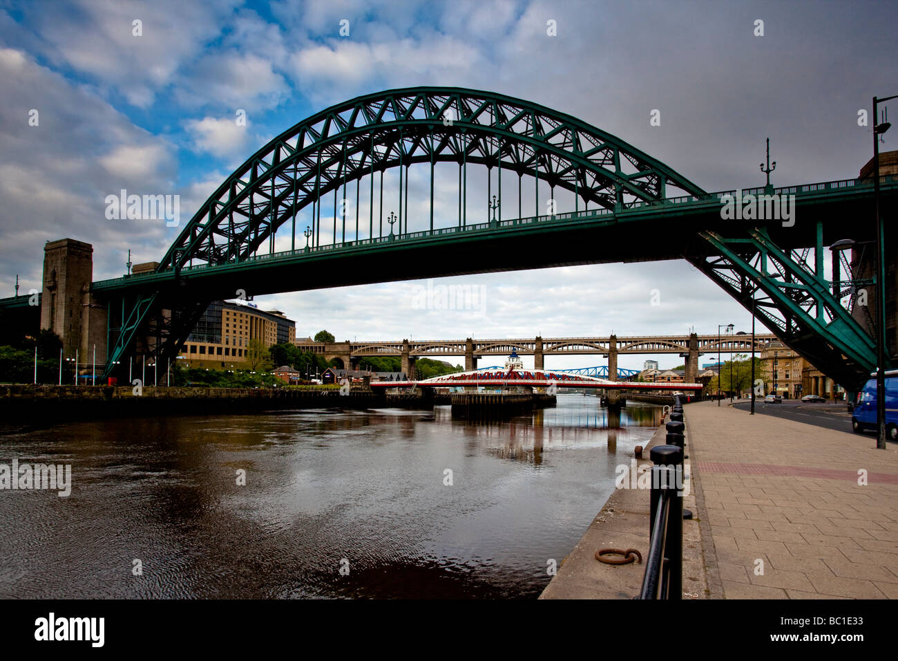 Giugno giovedì mattina sul fiume Tyne Newcastle upon Tyne Foto Stock