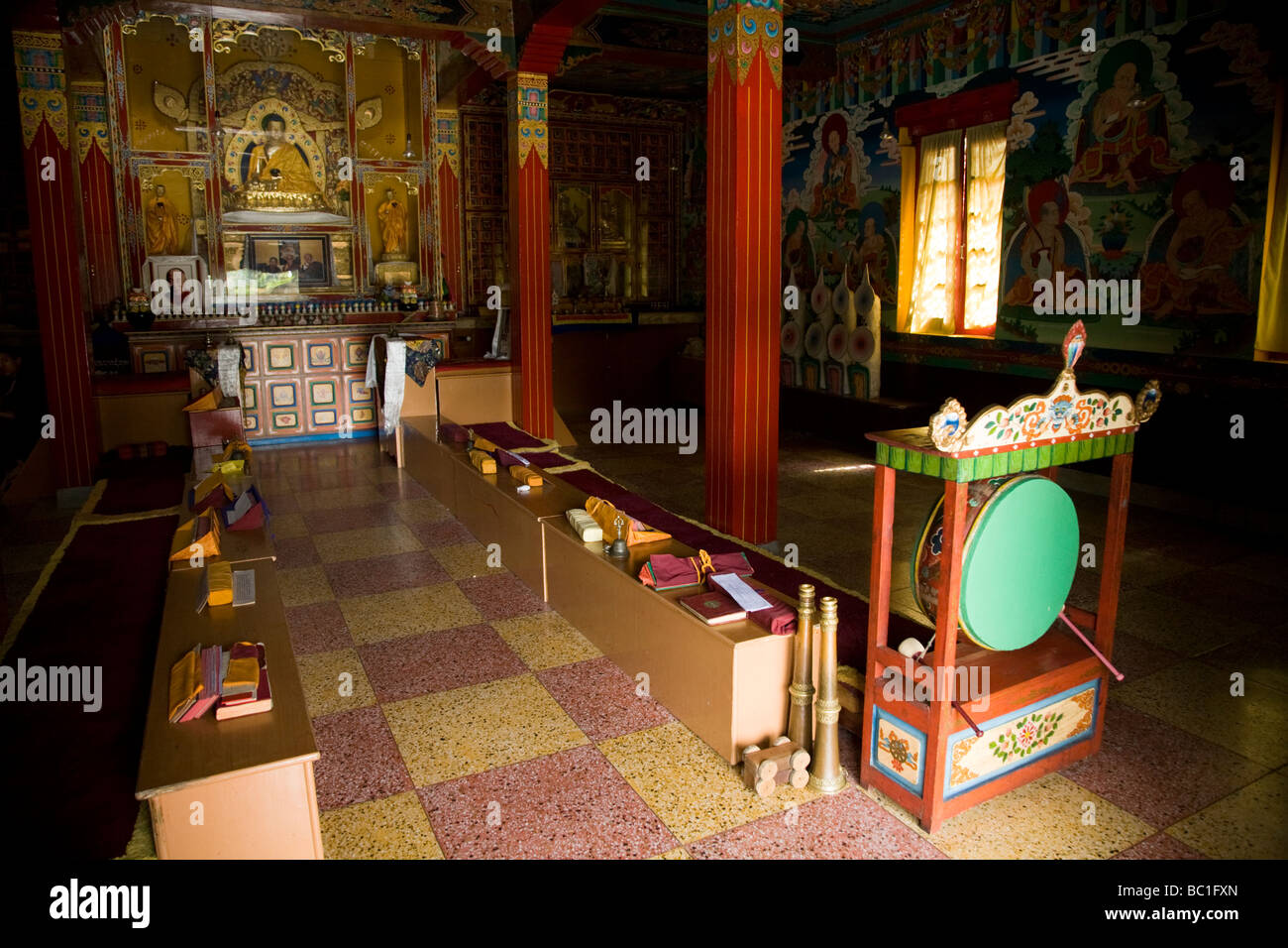 Interno del Drikung Pe-Tsek Nang-Cho Lob-Ling Academy temple (noto anche come: "Tso ZGEI, Lotus Lake' e 'Drikung Kadyud Gom Foto Stock