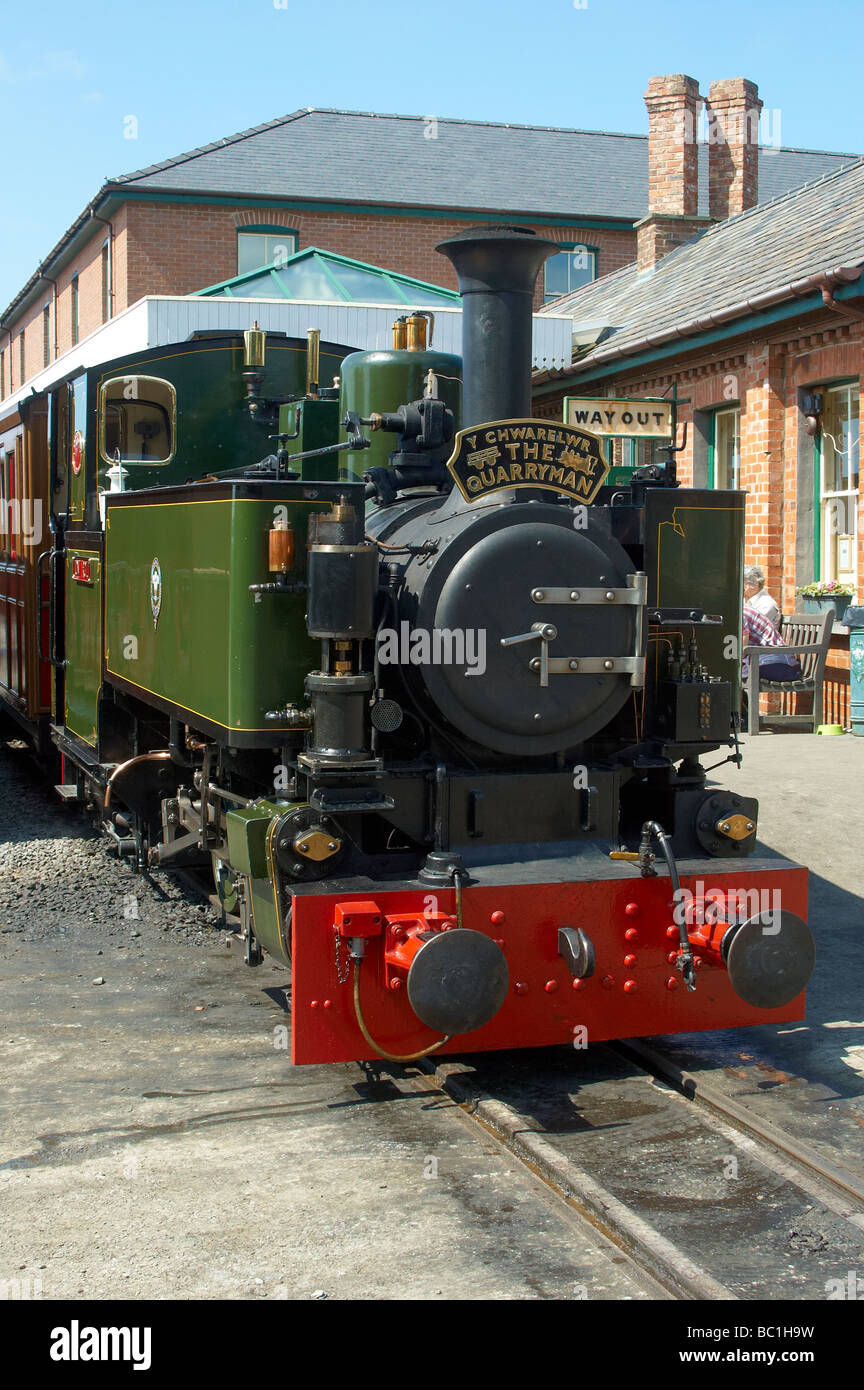Talyllyn locomotore ferroviario n. 7 "Tom Rolt' alla stazione di banchina, Tywyn Foto Stock