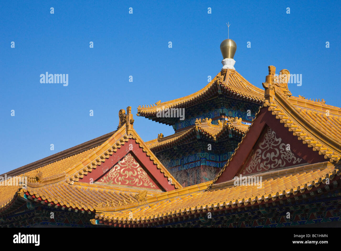 Architettura tradizionale nel Tempio Dasheng, Qiqihaer, Provincia di Heilongjiang, Cina Foto Stock