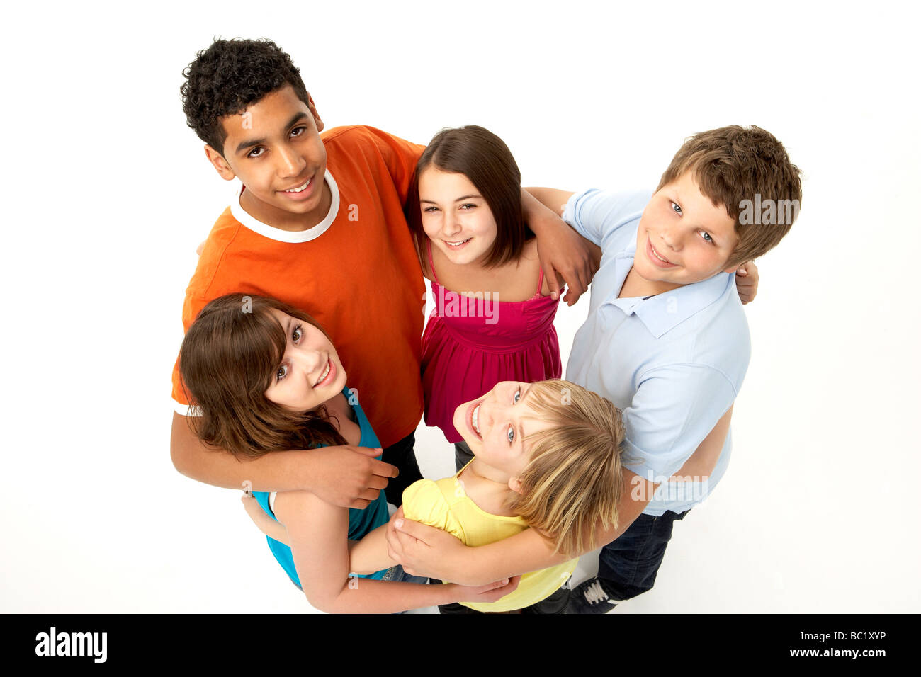 Il gruppo di cinque giovani bambini In Studio Foto Stock