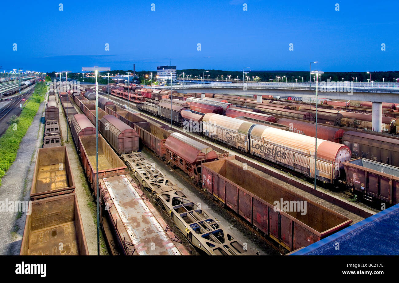 Numerosi treni merci non in uso presso la stazione di merci in Maschen,più grande stazione del trasporto merci in Europa Foto Stock