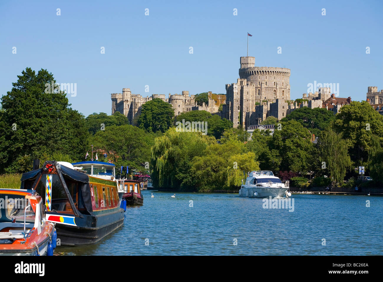 Il Castello di Windsor e del fiume Tamigi in Inghilterra Foto Stock