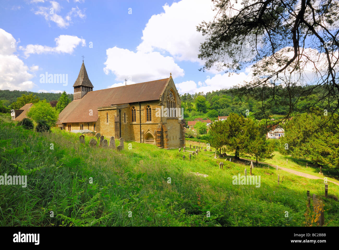 San Marys Chiesa Holmbury Foto Stock