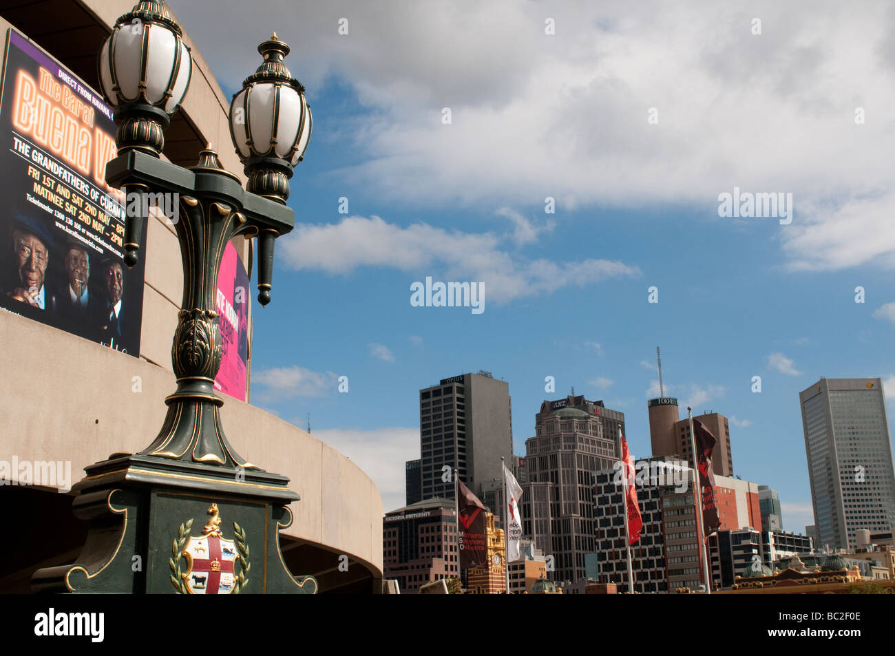 Hamer Hall e dello skyline della città, Melbourne Victoria Australia Foto Stock