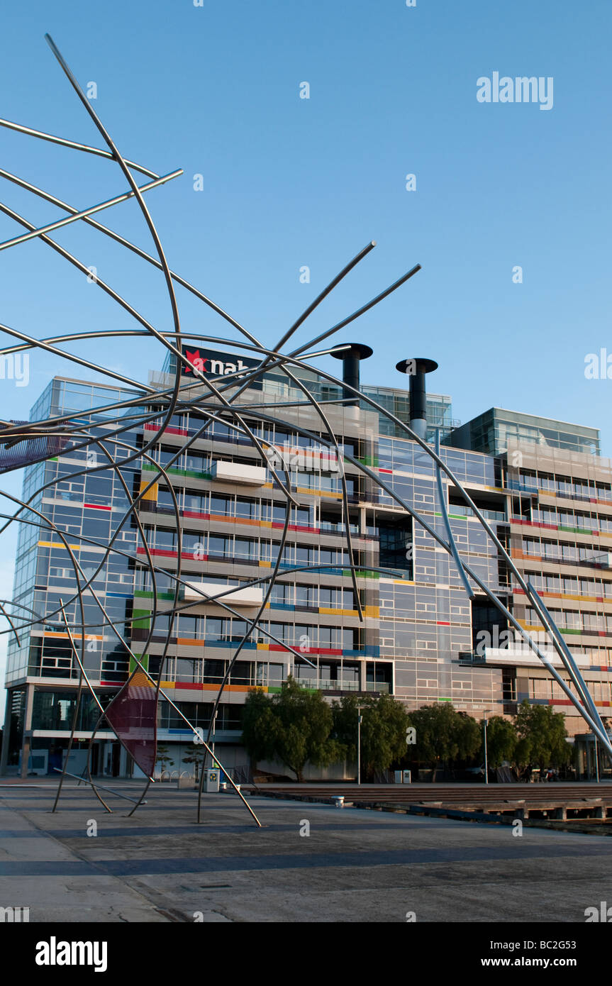 Scultura Moderna e architettura, Victoria Harbour, Docklands, Melbourne, Victoria, Australia Foto Stock