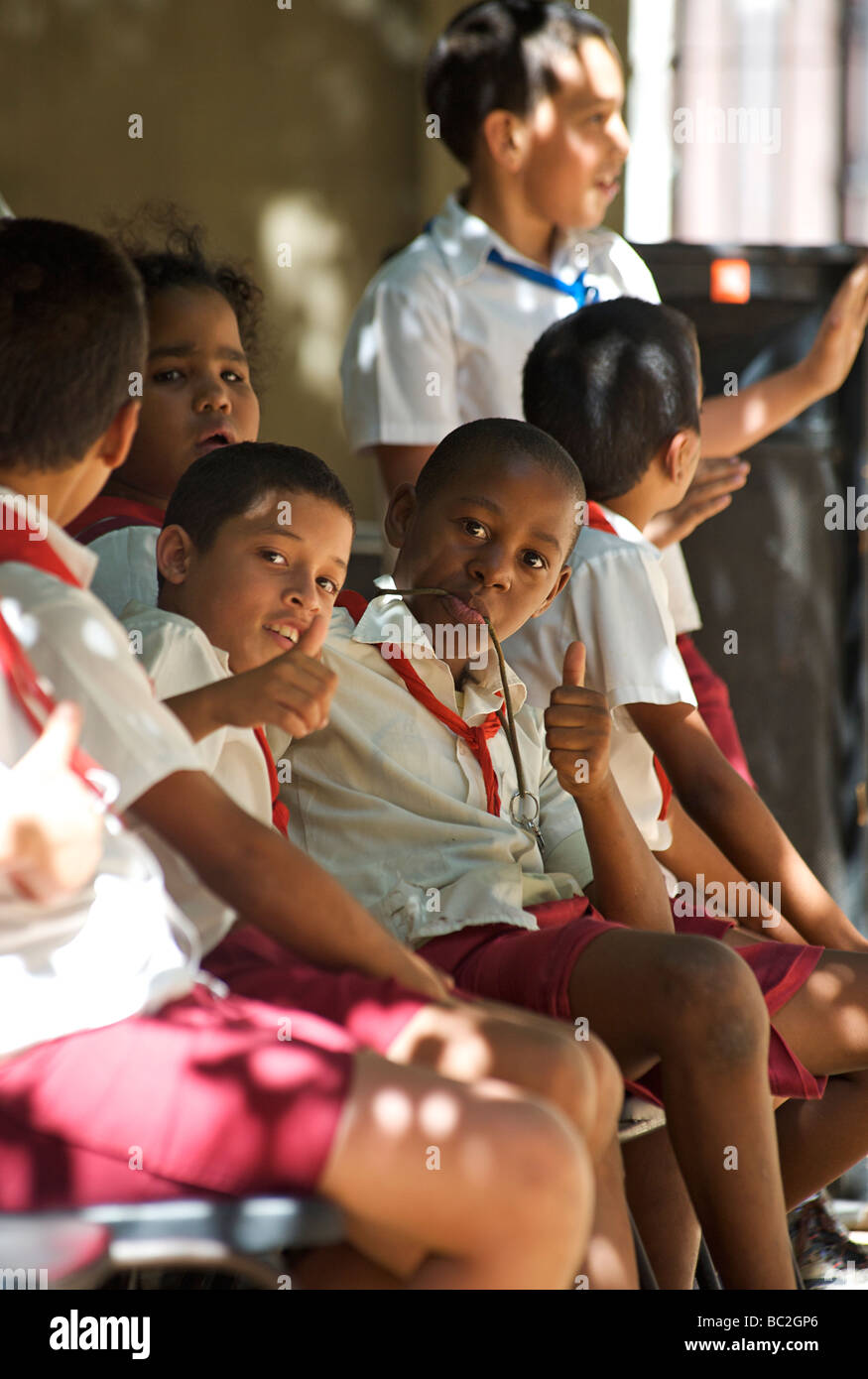 Gli scolari di Cuba, La Habana Vieja. Vecchia Havana, Cuba Foto Stock