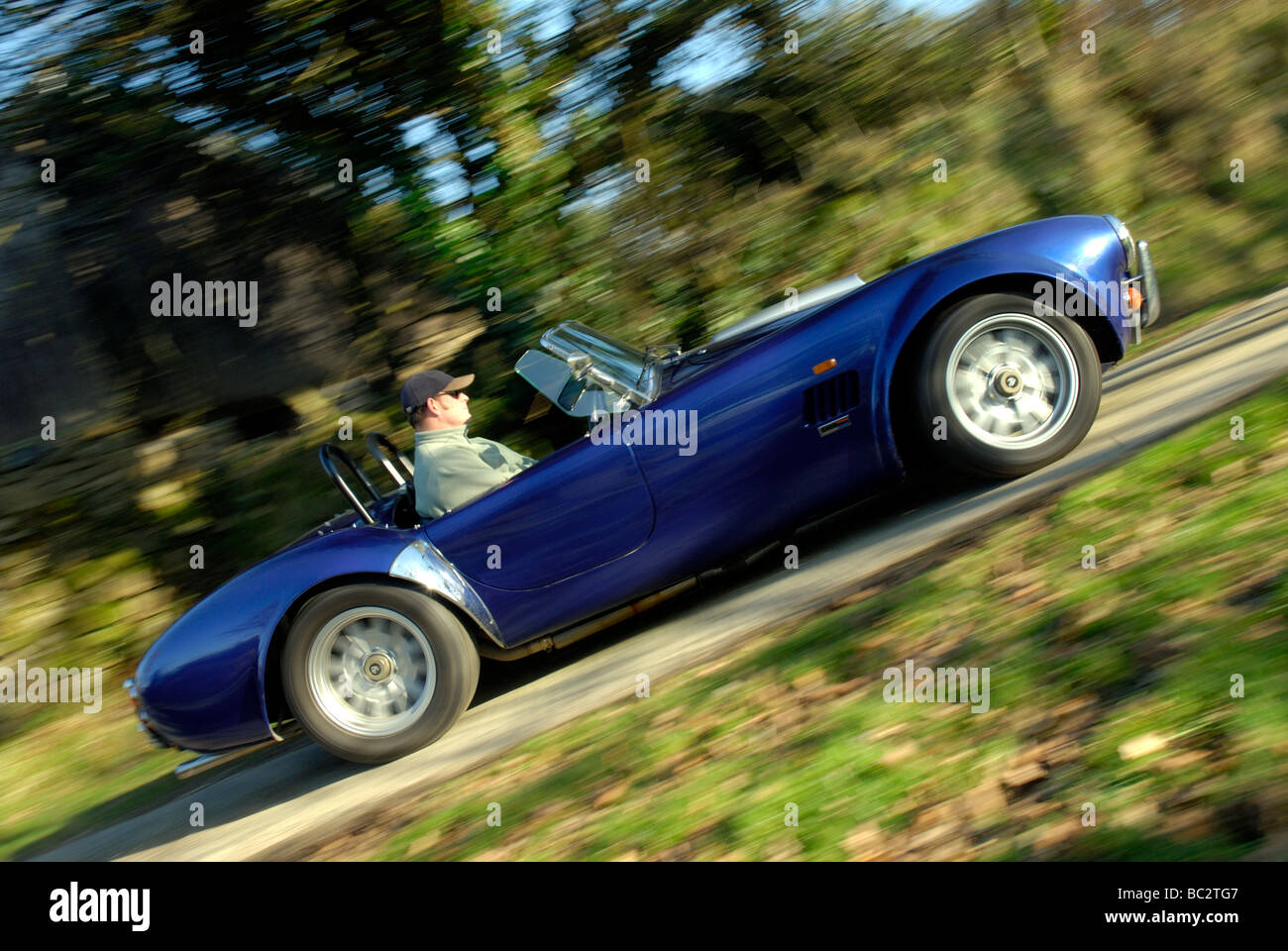 AC Cobra V8 Replica auto sportiva classica con tetto in tessuto Foto Stock