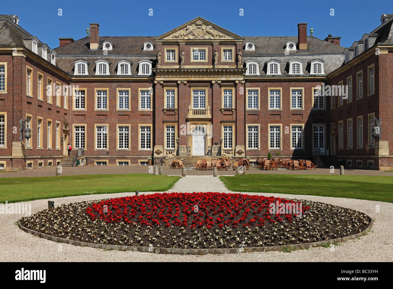 Vale la pena visitare il castello di acqua Nordkirchen Germania Renania settentrionale - Vestfalia architettura estate vista esterna esterno schlaun barocco Foto Stock