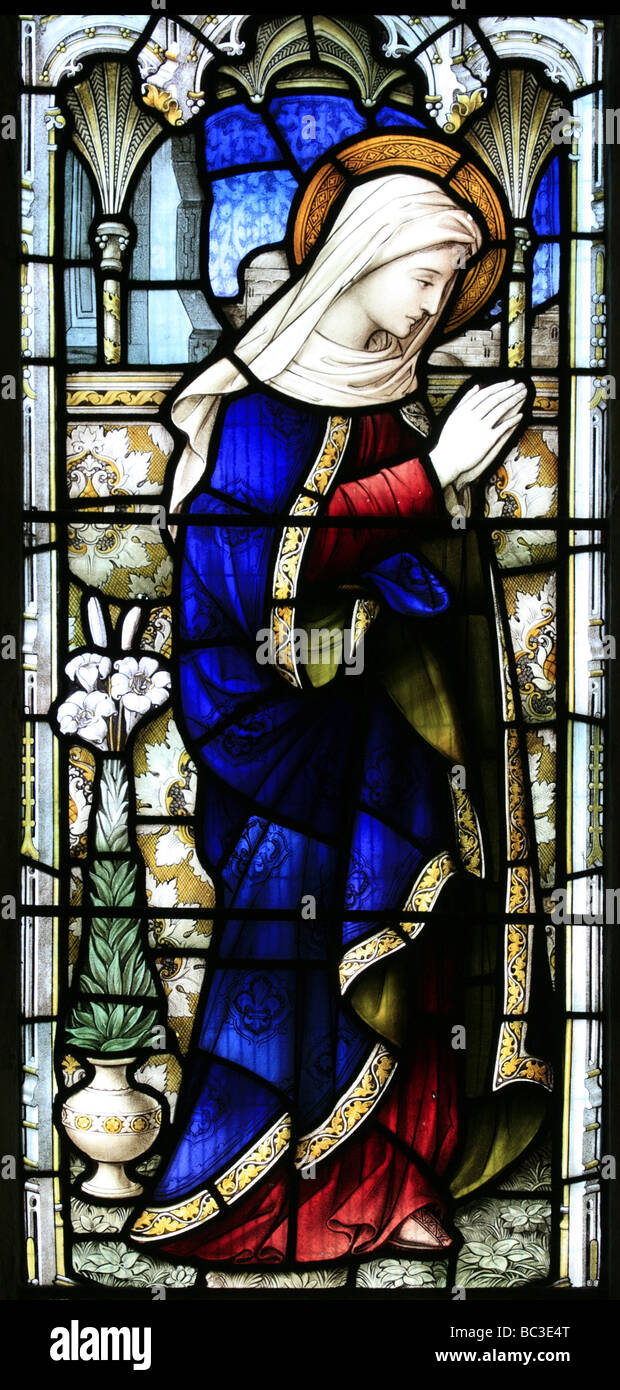 Vetrate raffiguranti la Vergine Maria all'Annunciazione Foto Stock