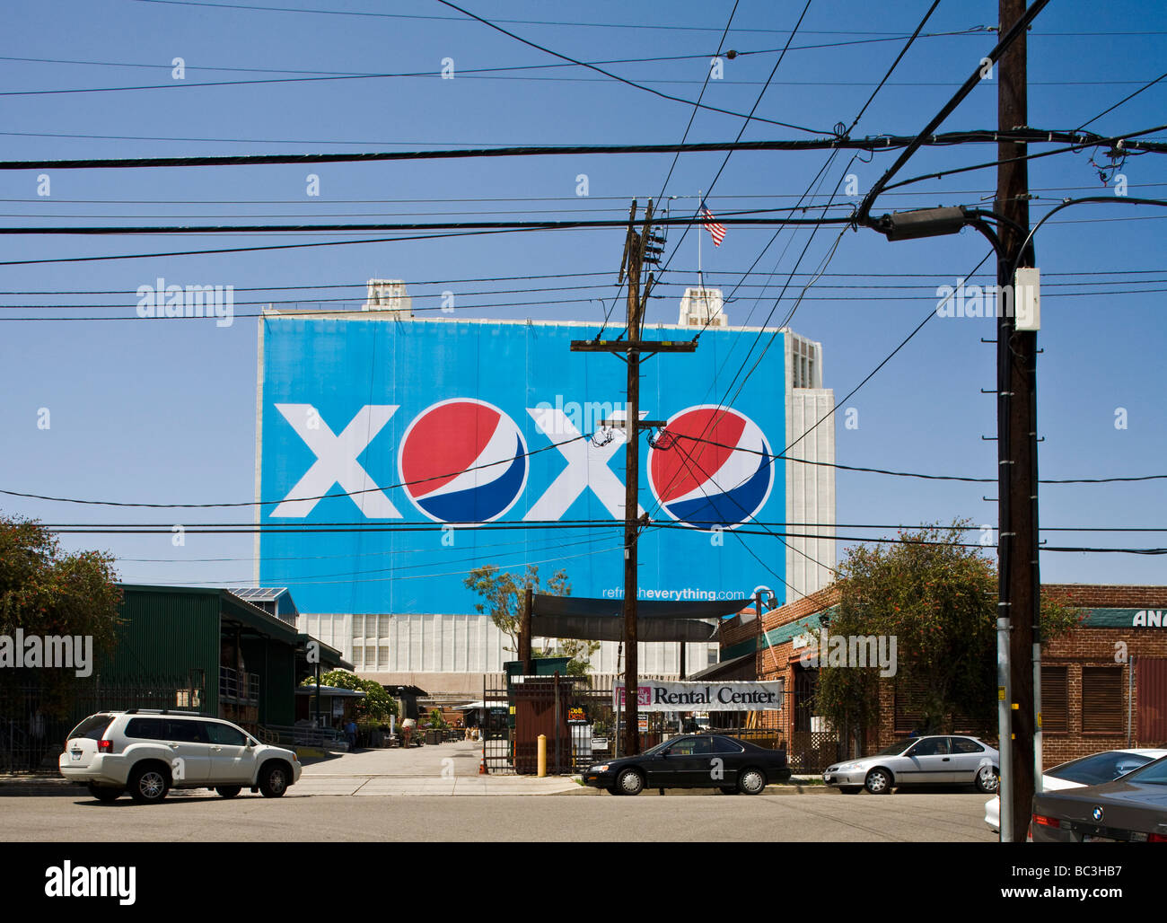 Giant annunci tramite Affissioni Los Angeles California Stati Uniti d'America nei pressi di Highland Ave Foto Stock