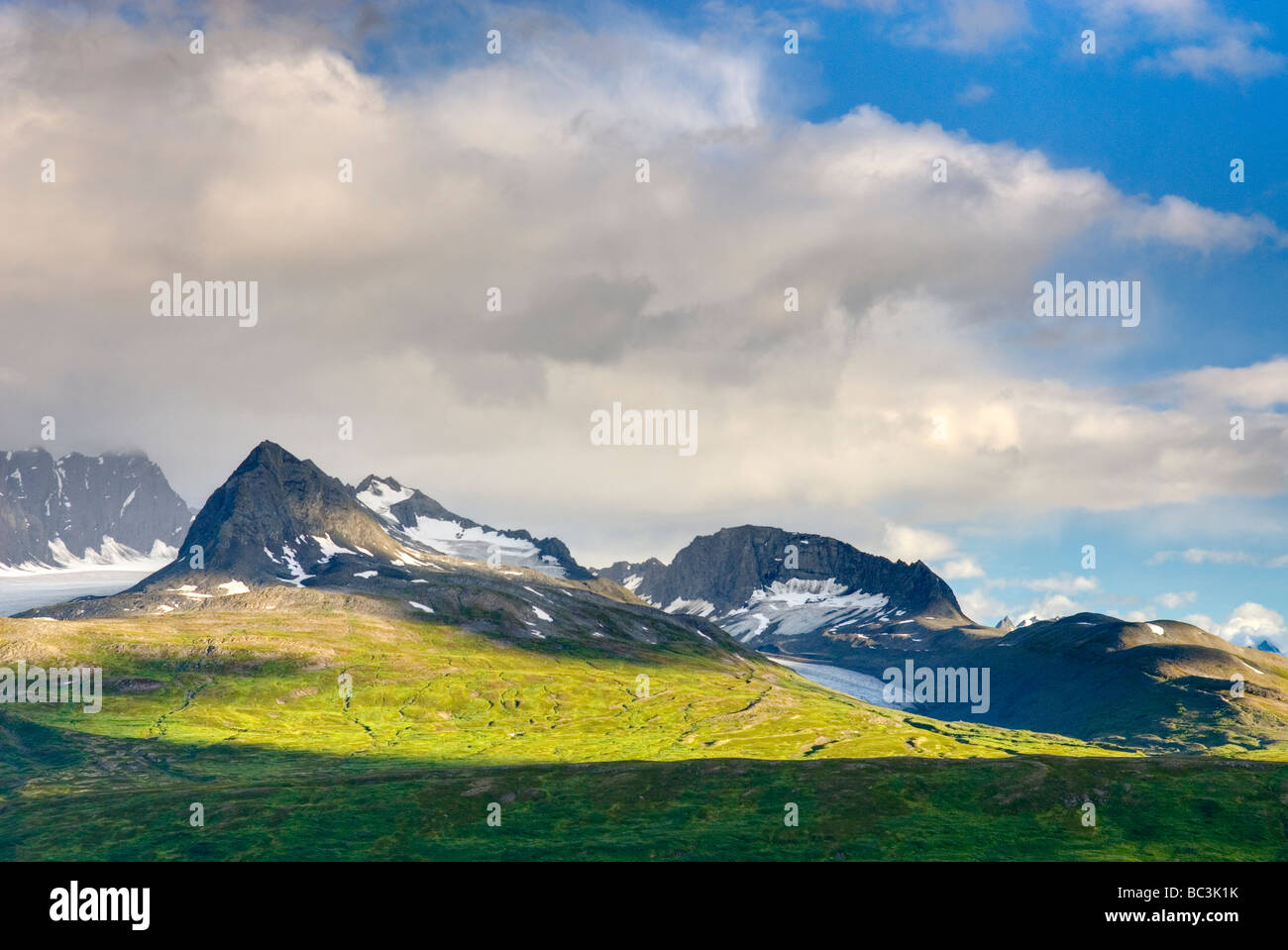 Picchi di Chugach Mountains vicino a Thompson Pass Alaska USA Foto Stock