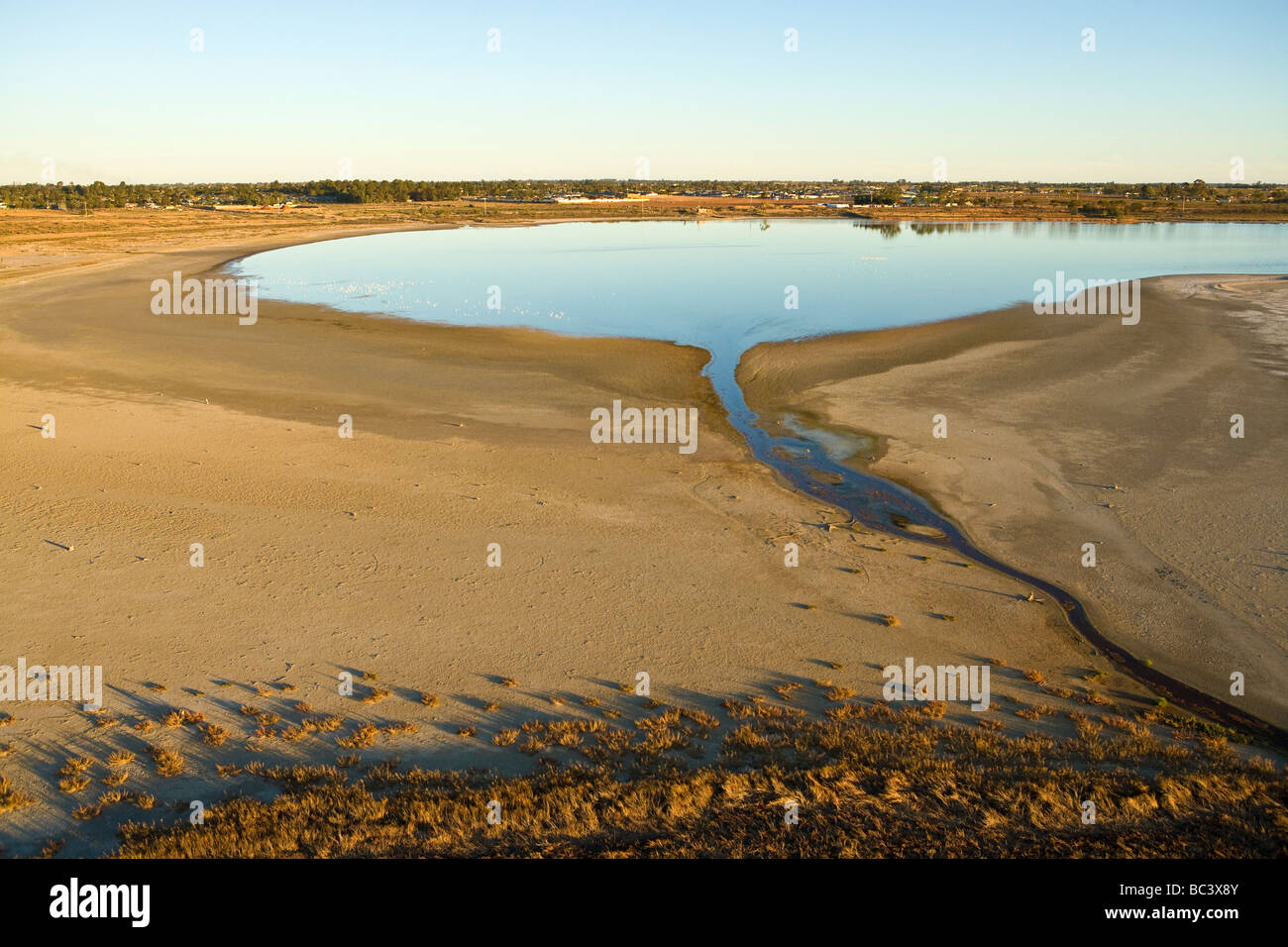 Basso livello di foto aeree di salina lago di drenaggio mildura, victoria, Australia. Foto Stock