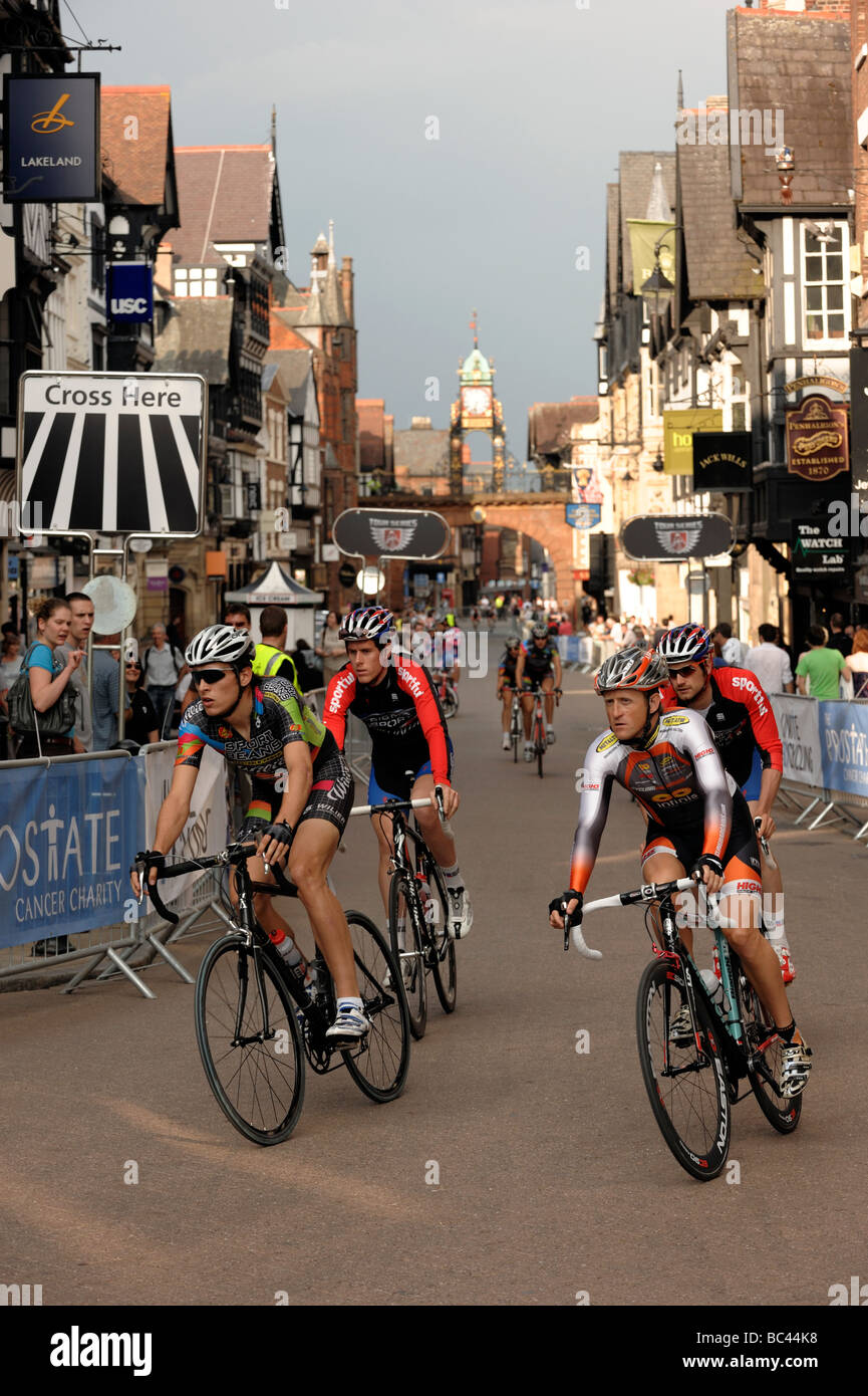 Round nove della serie Tour manifestazione ciclistica in Chester Foto Stock