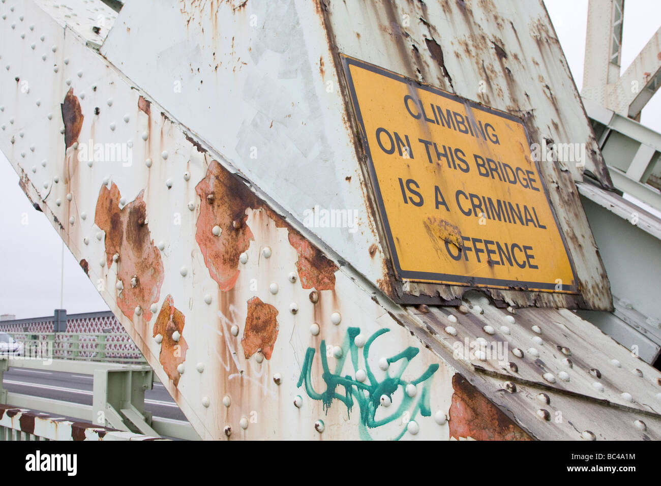 Silver Jubilee ponte attraversa il fiume Mersey e il Manchester Ship Canal a Runcorn gap tra di Runcorn e Widnes Cheshire. Foto Stock