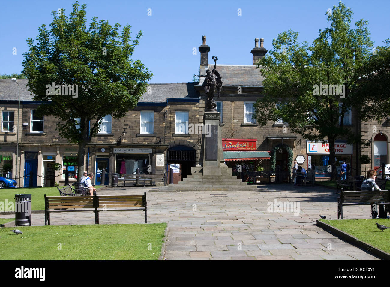 Glossop è una piccola città mercato entro il Borough di picco elevato nel Derbyshire, Inghilterra. Foto Stock