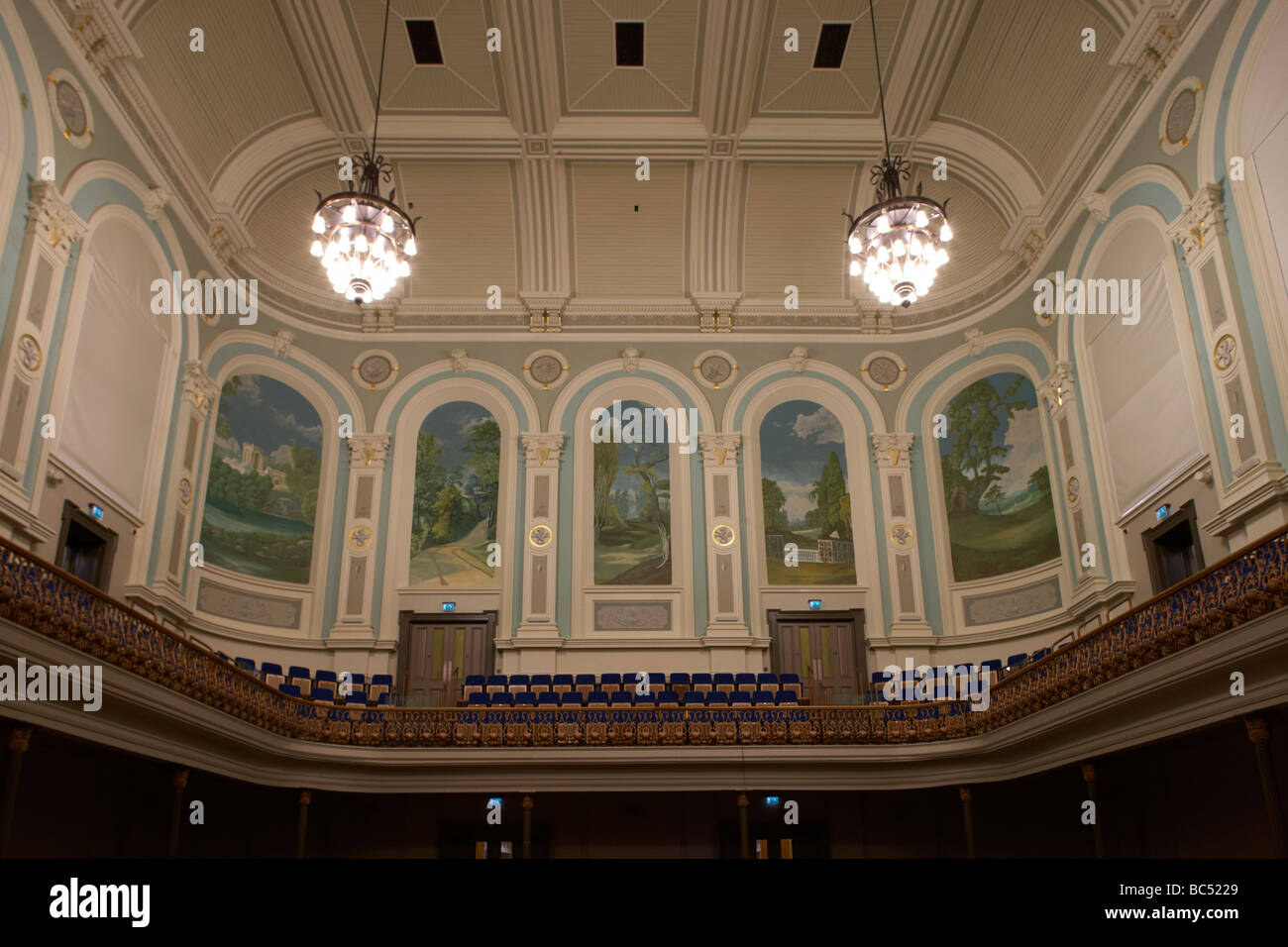 Interno del rinnovato recentemente ulster hall sede a Belfast Irlanda del Nord Regno Unito Foto Stock