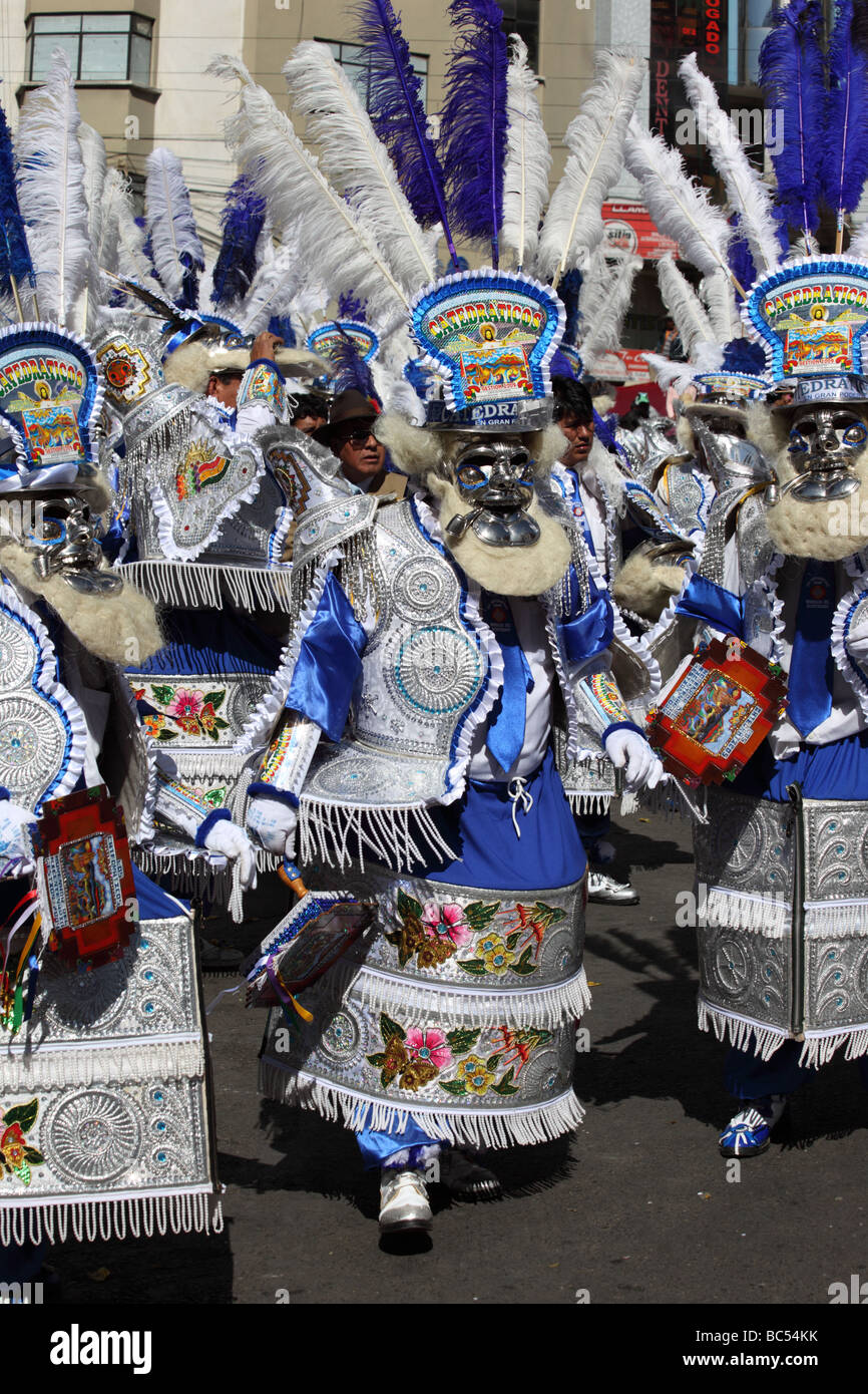 Masked morenada ballerini , Gran Poder festival , La Paz , Bolivia Foto Stock