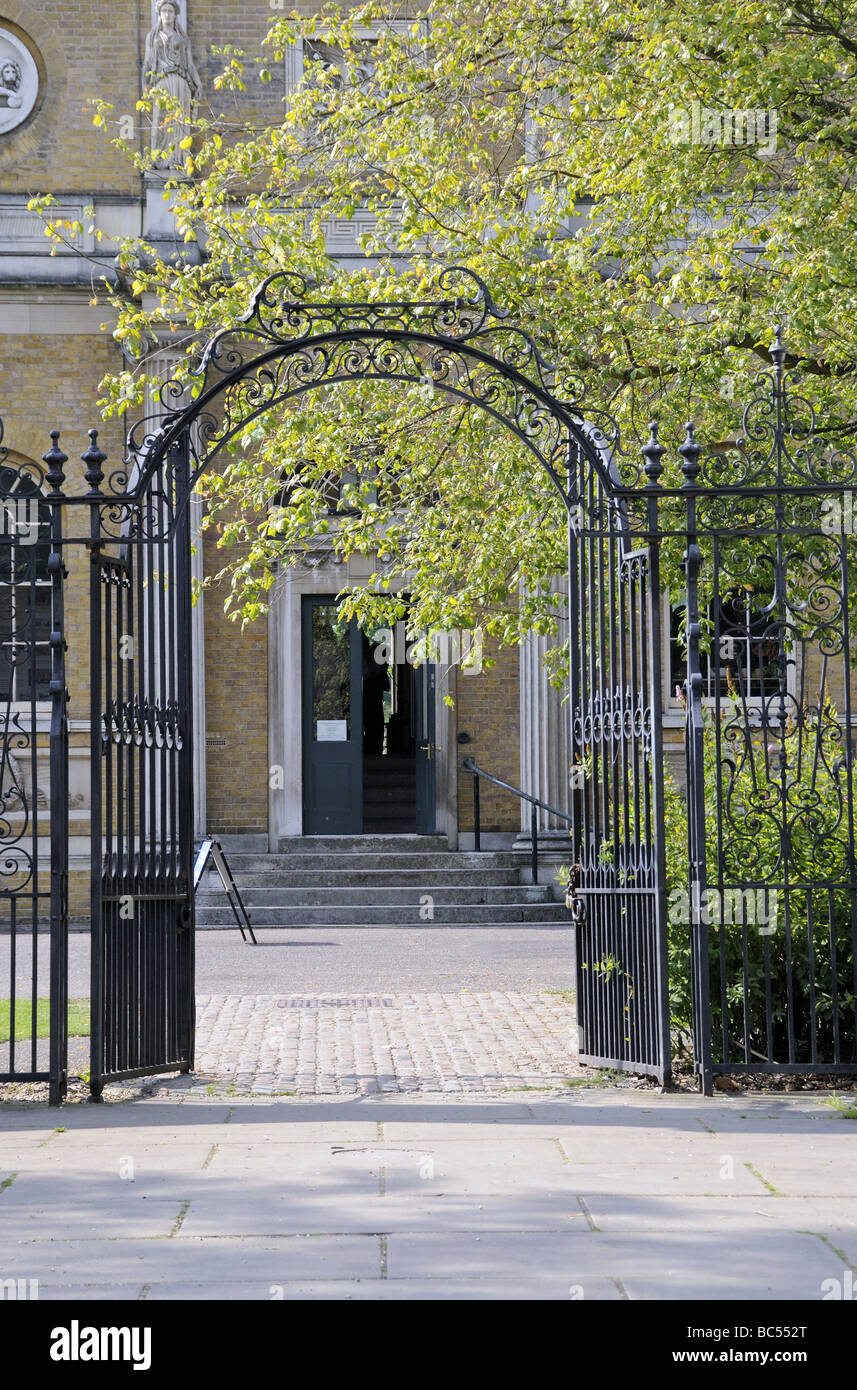 Ingresso a Pitzhanger Manor House Eailing Londra Inghilterra REGNO UNITO Foto Stock