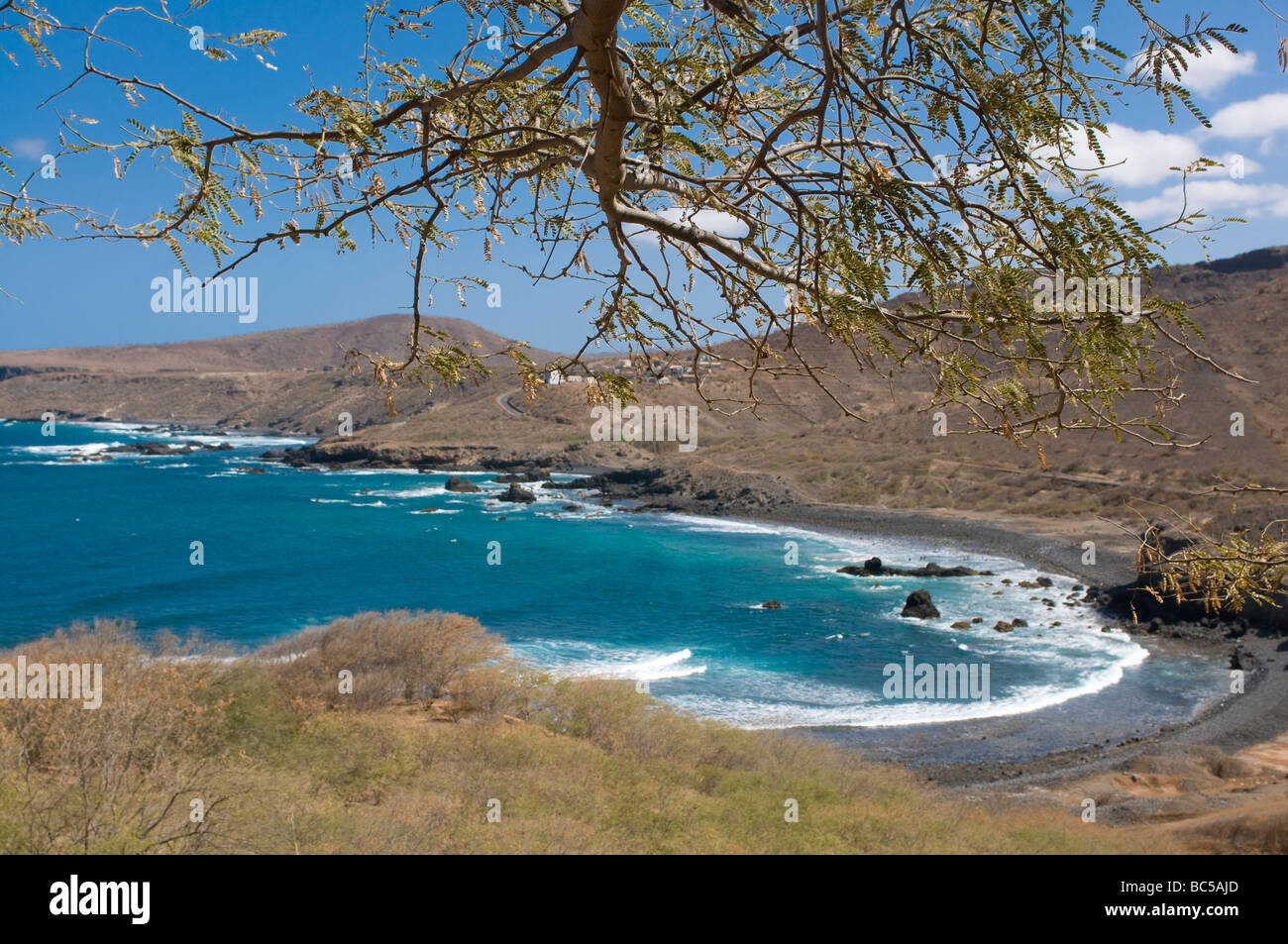 Baia con mare turchese Santiago Cabo Verde in Africa Foto Stock