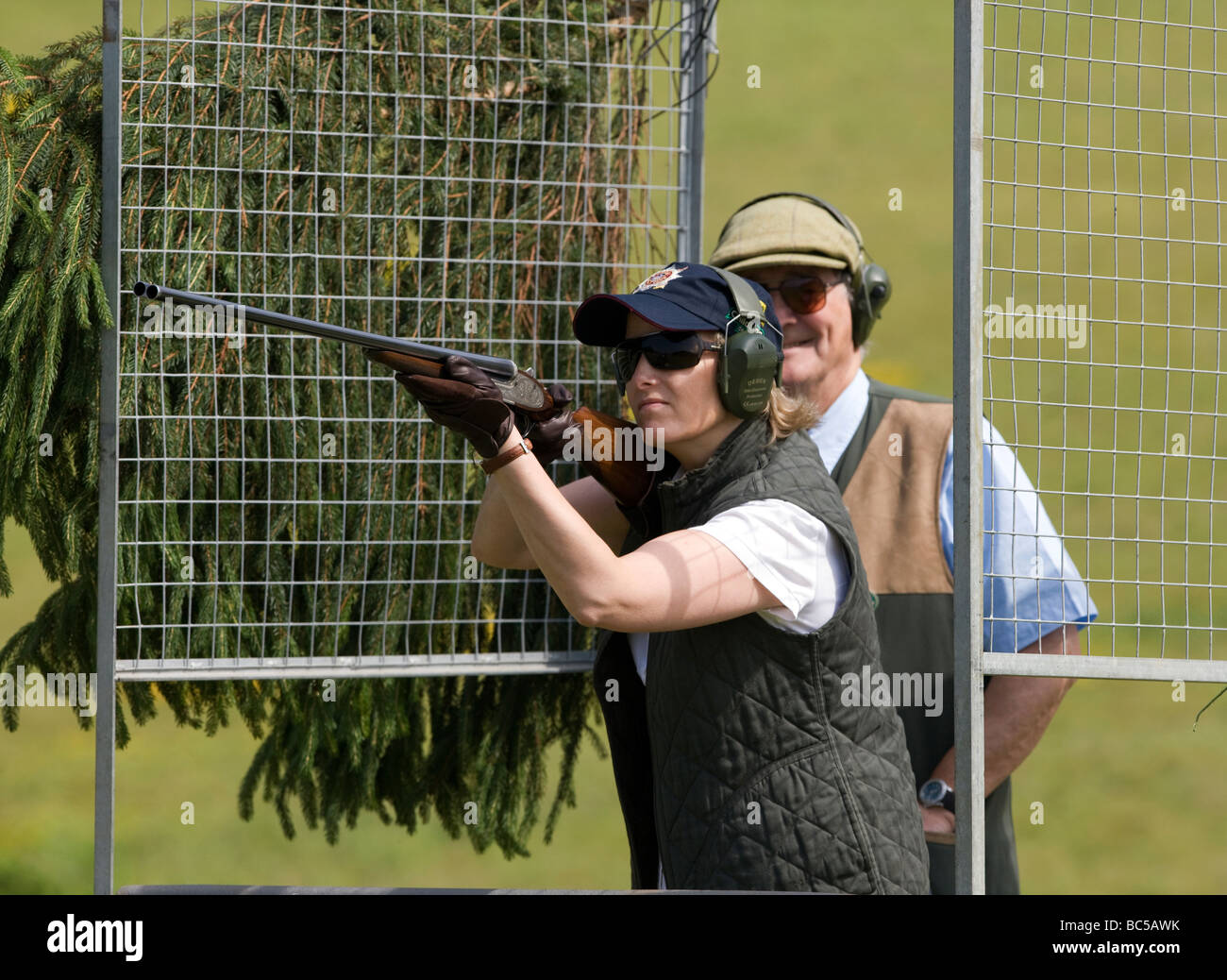HRH Sophie, Contessa di Wessex prende parte in una carità clay pidgeon sparare sulla grande Royal Windsor Park in Berkshire Foto Stock