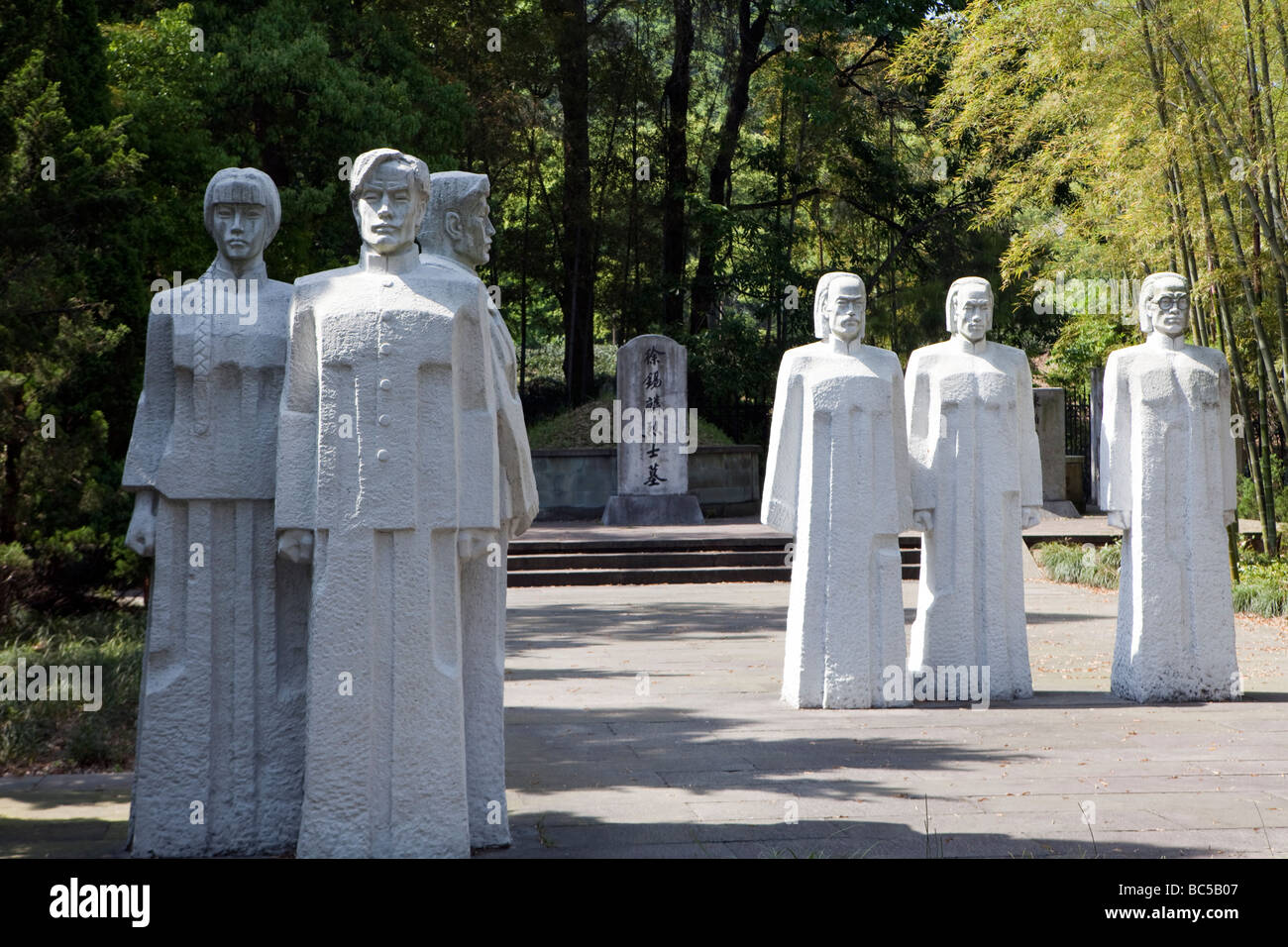 Le statue sono visti a Zhejiang Memoriale della Rivoluzione Xinhai in Hangzhou, Cina Foto Stock