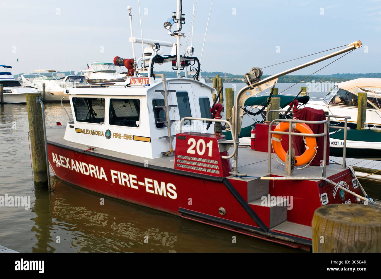 Alexandria in Virginia Fire-ems barca sul fiume Potomac Foto Stock