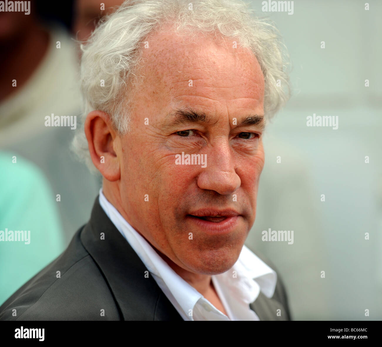 L'attore britannico Simon Callow in visita a Brighton nel 2009, Regno Unito Foto Stock