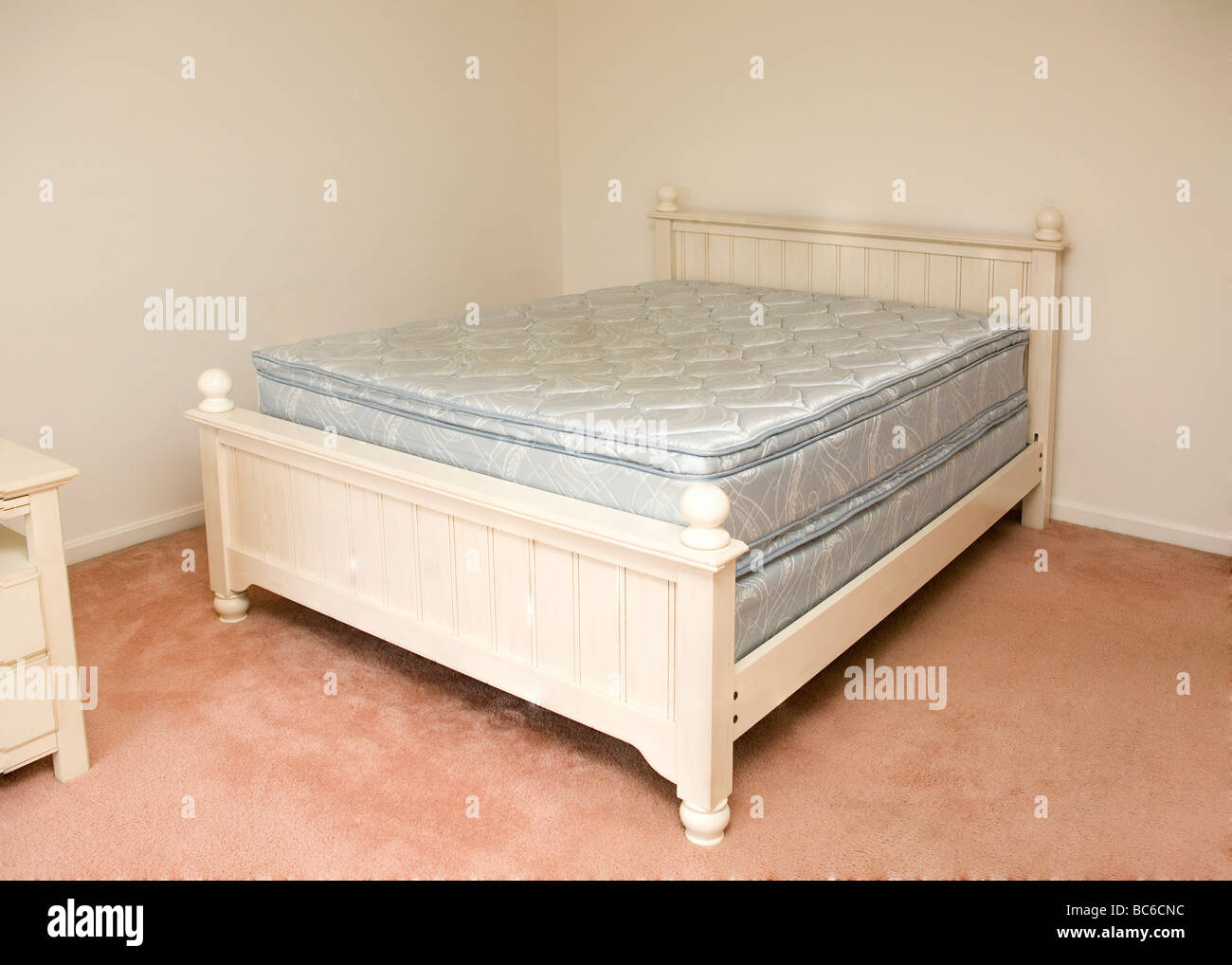 Telaio di letto con materasso e box spring Foto Stock