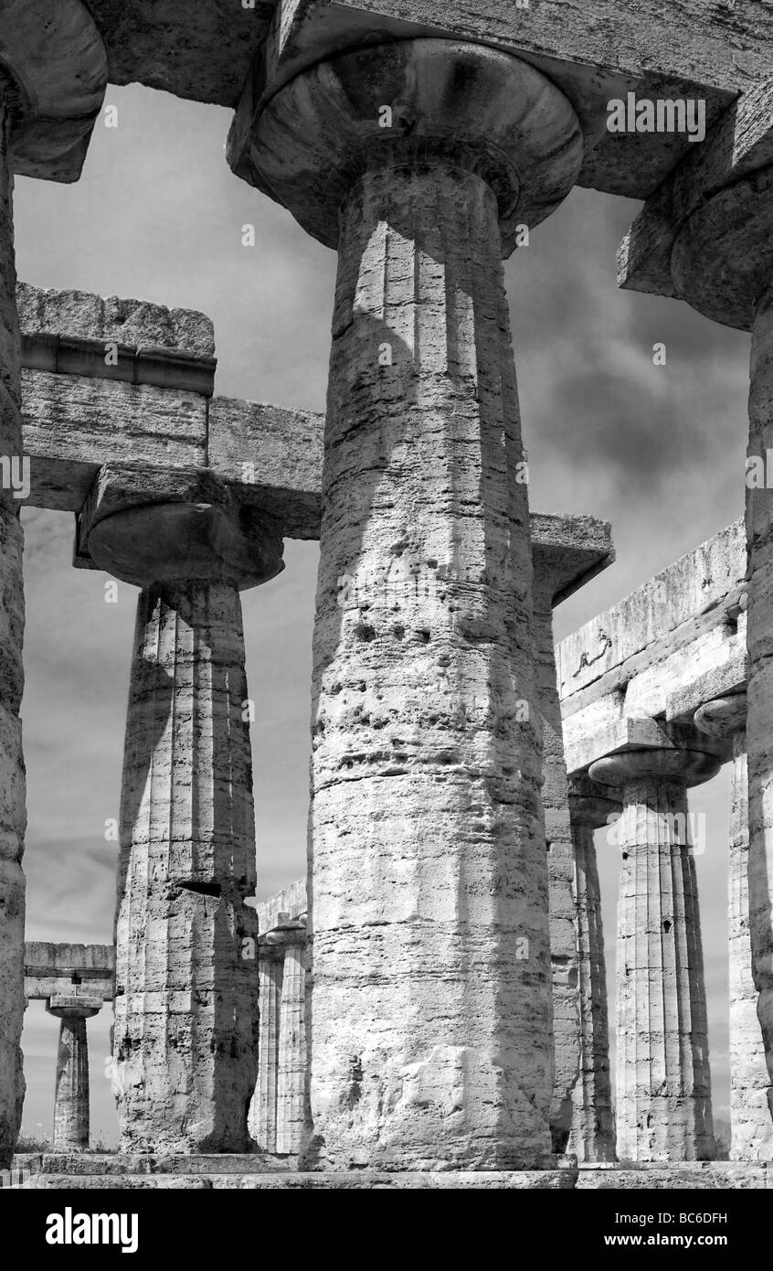Il Tempio di Hera I (Basilica) Paestum, Italia Foto Stock