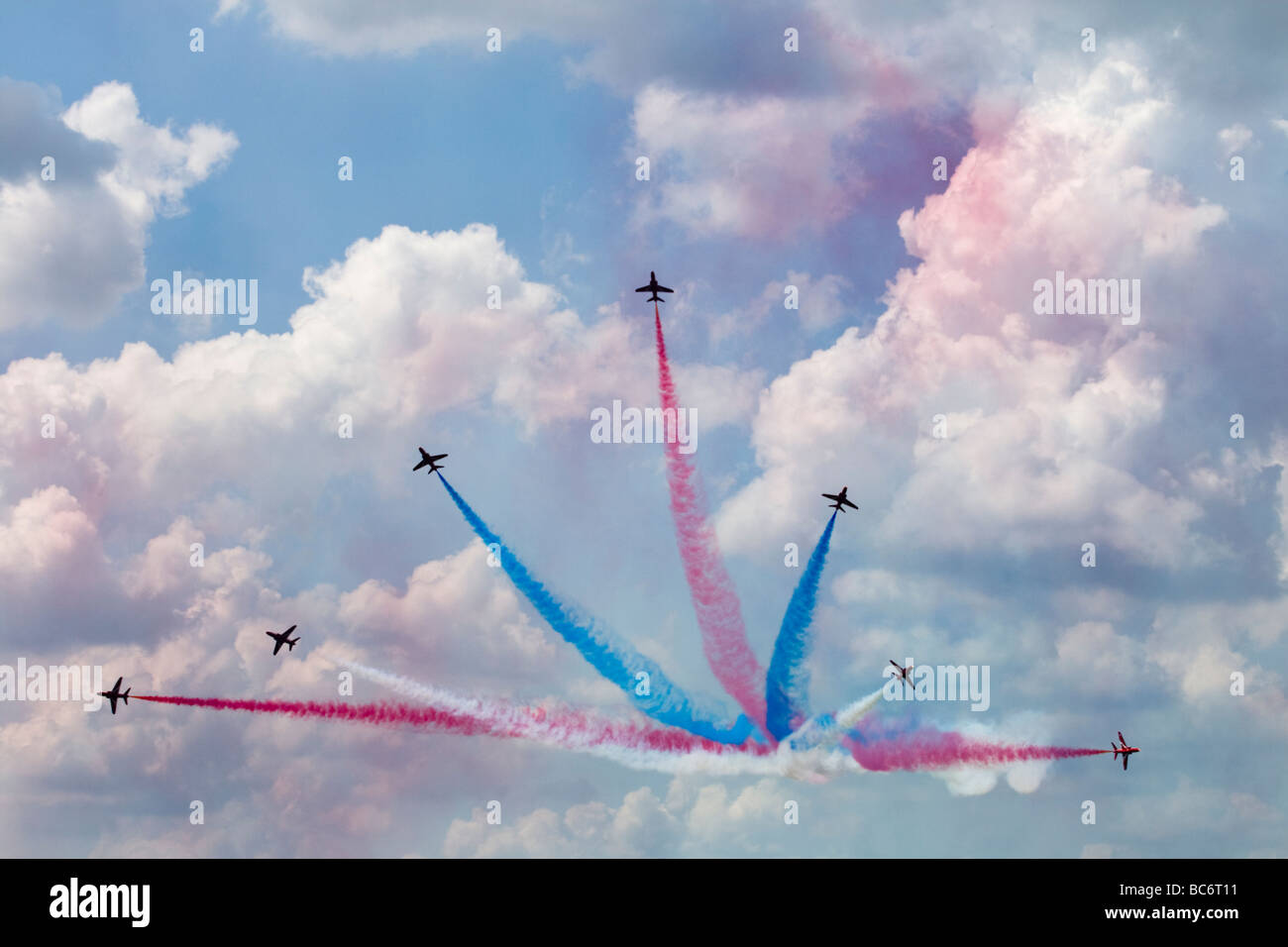 RAF Red display frecce di squadra a Biggin Hill Air Show il 27 giugno 2009, Inghilterra, Regno Unito Foto Stock