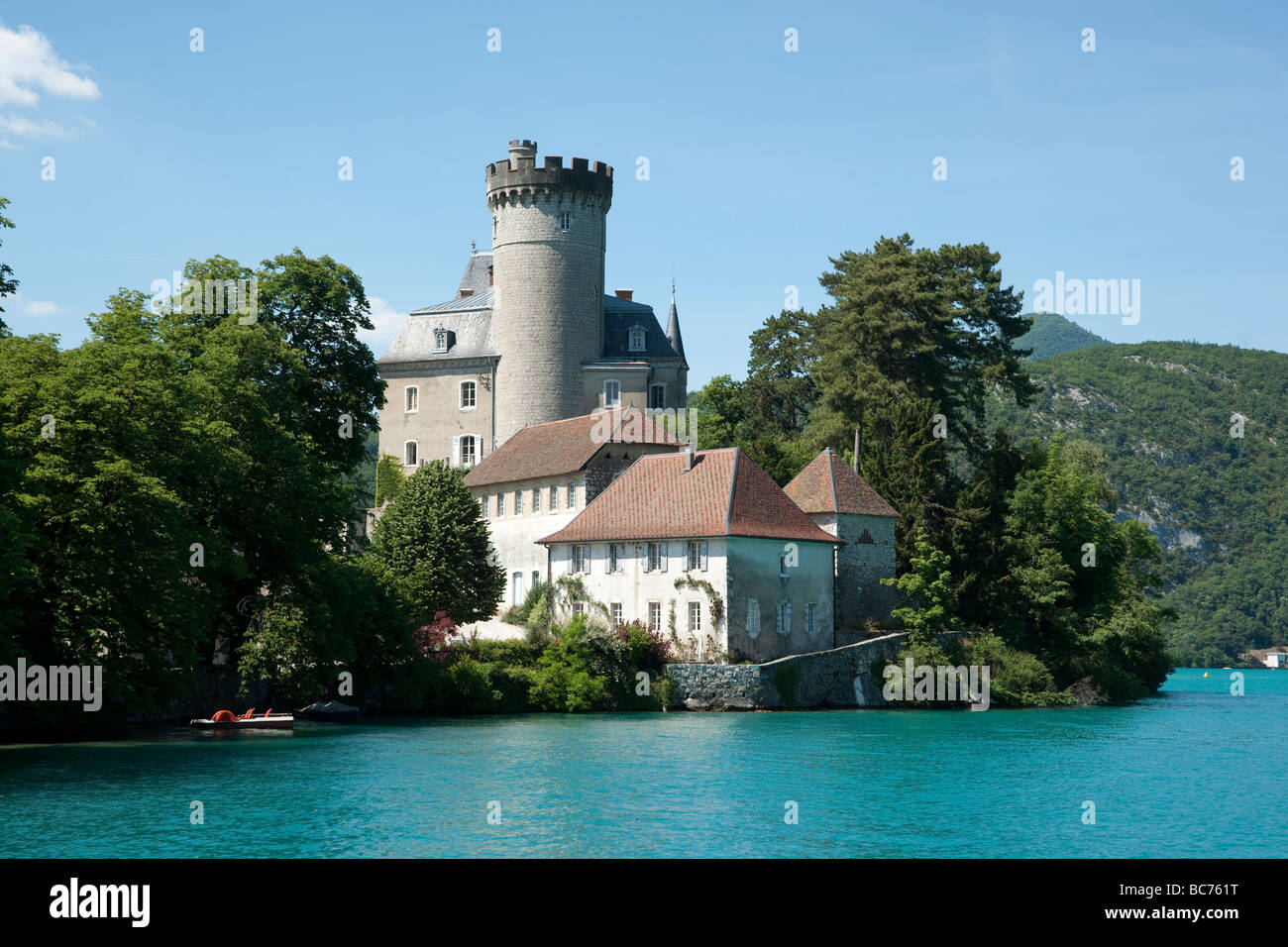 Un Castello sul Lago di Annecy, Francia Foto Stock